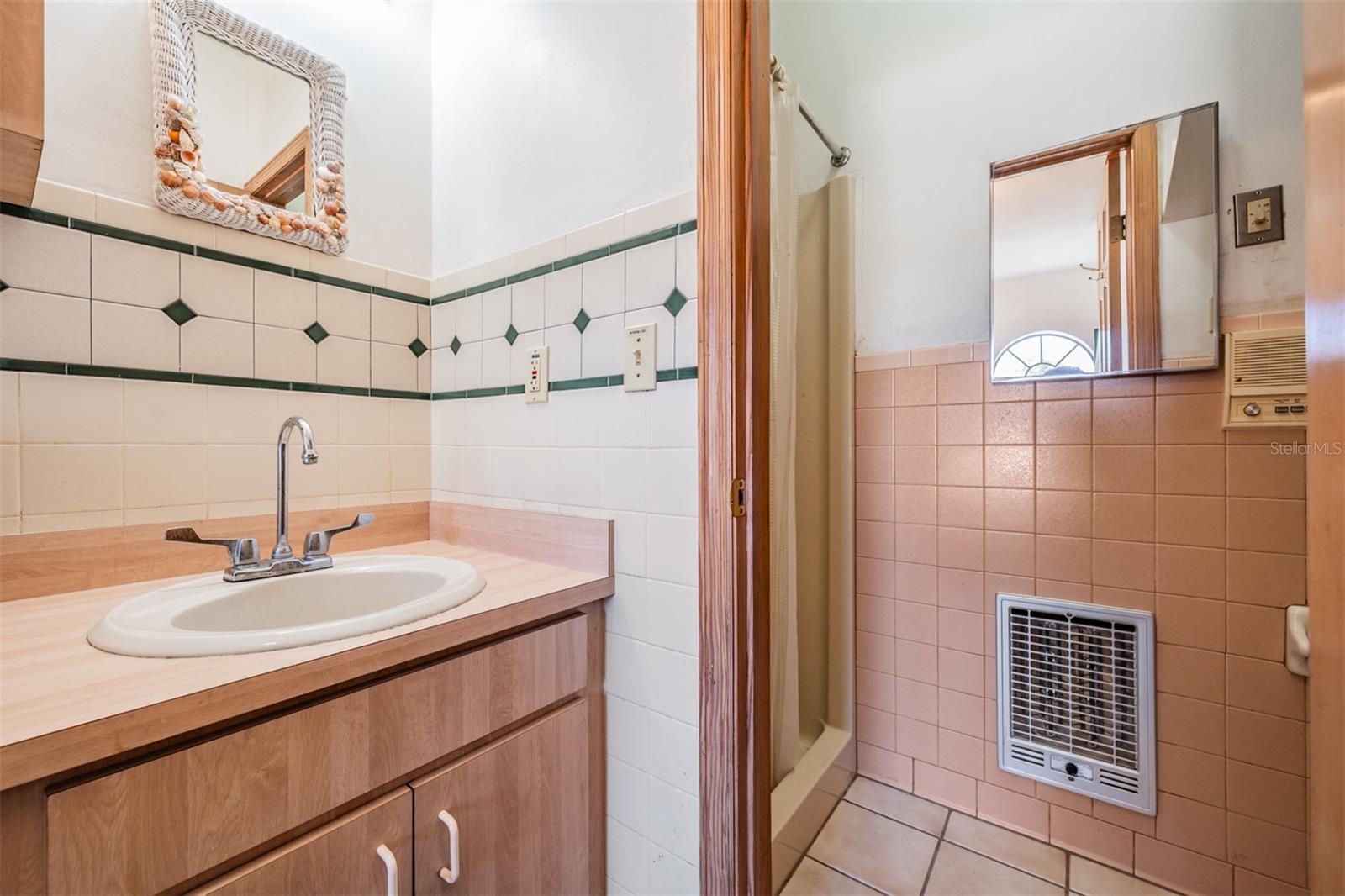 Image 53 of 77 For 701 Duque Road