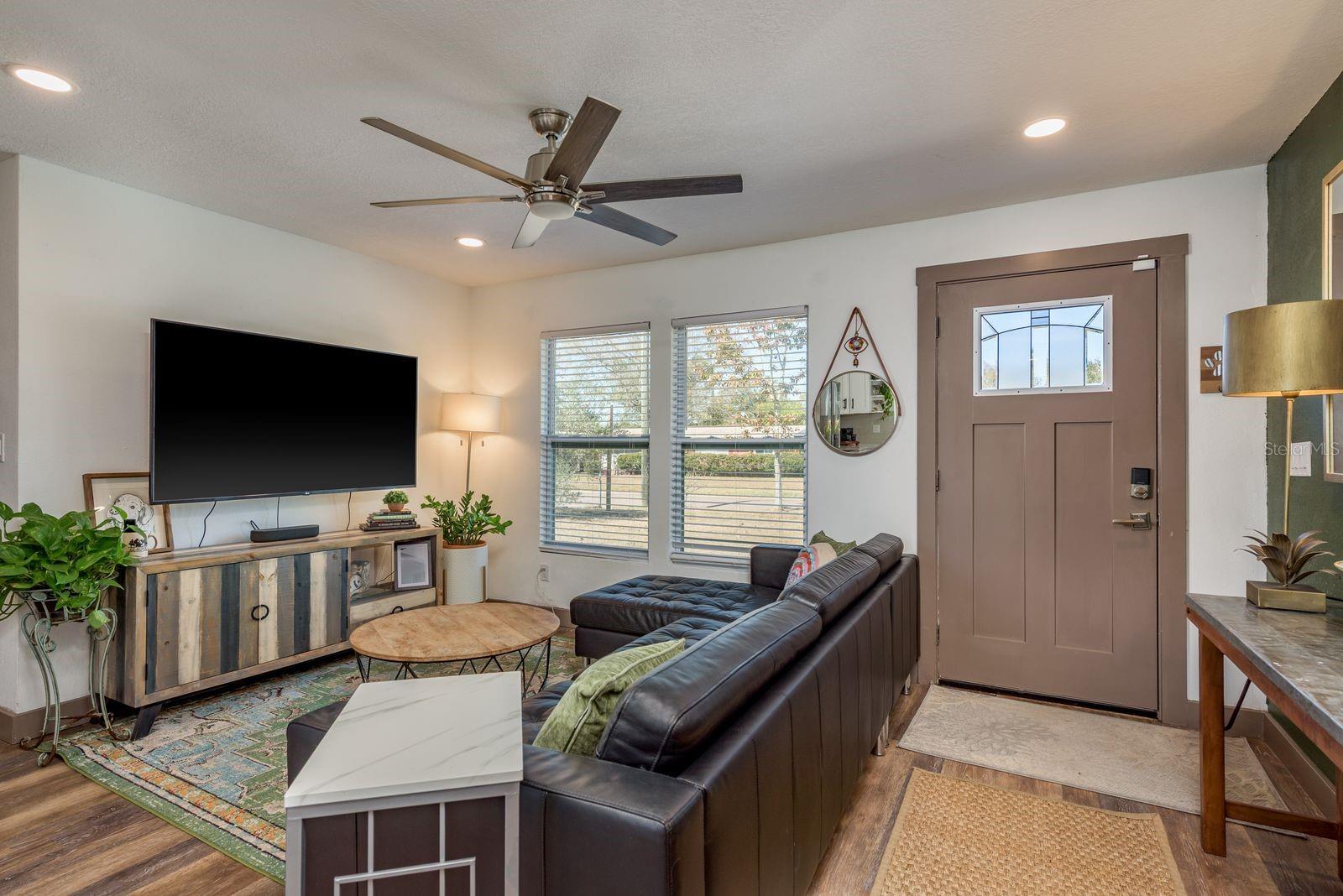 Image 4 of 28 For 4430 Trilby Avenue