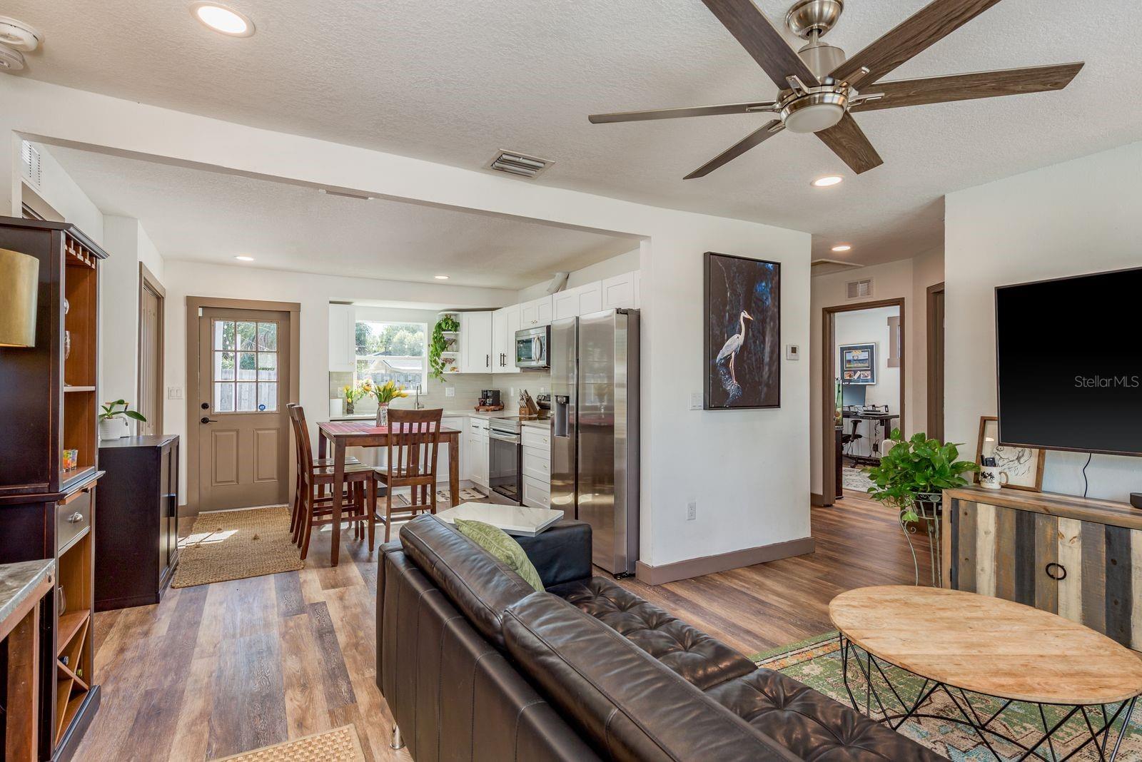 Image 8 of 28 For 4430 Trilby Avenue