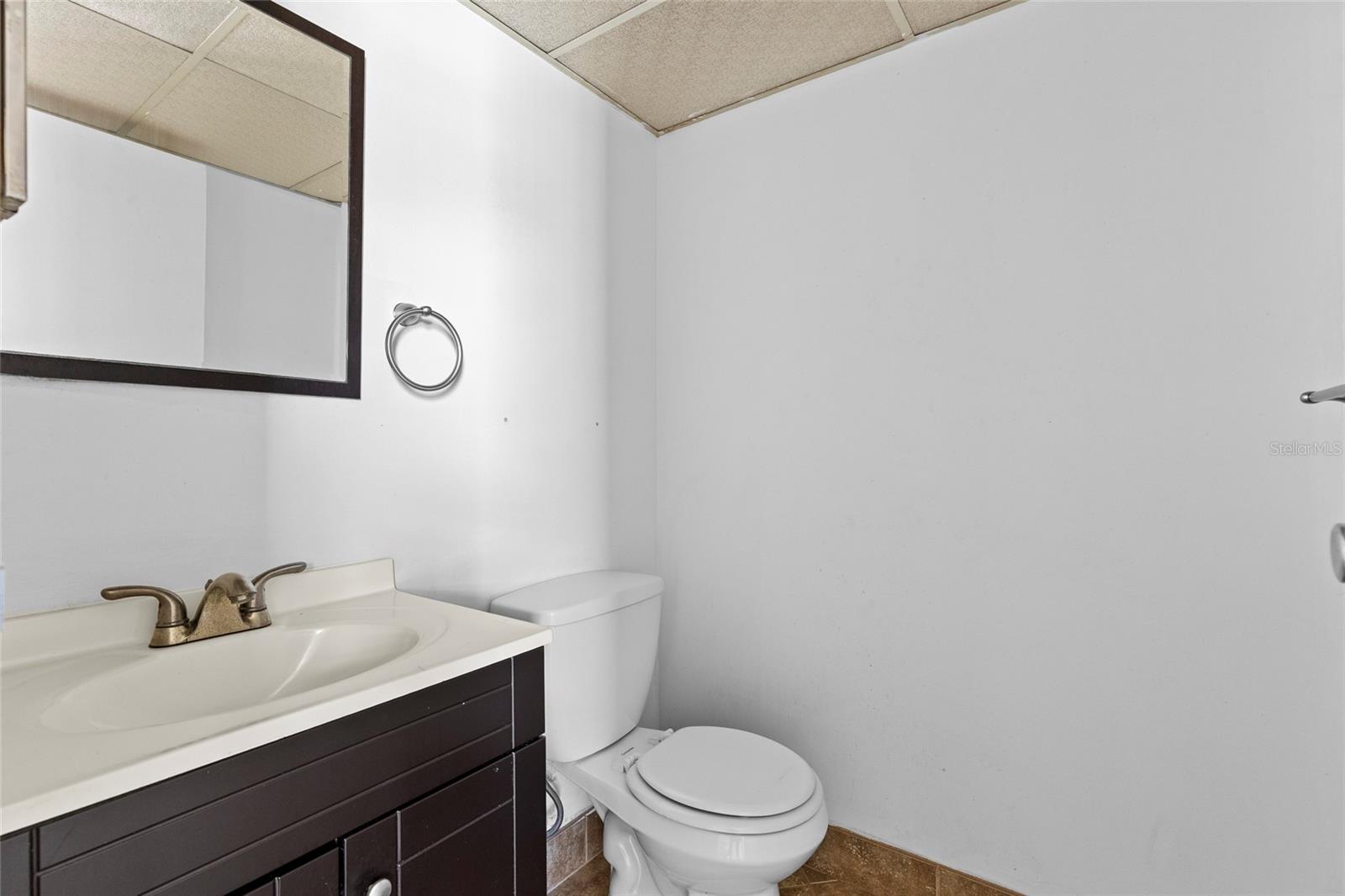 Image 11 of 21 For 187 Saxony Terrace D