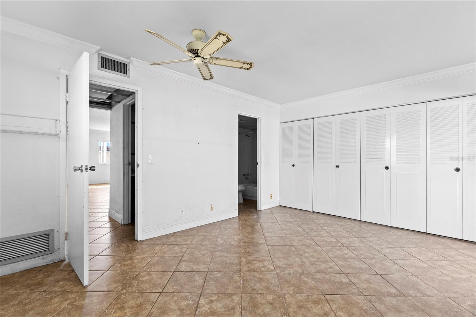 Image 13 of 21 For 187 Saxony Terrace D