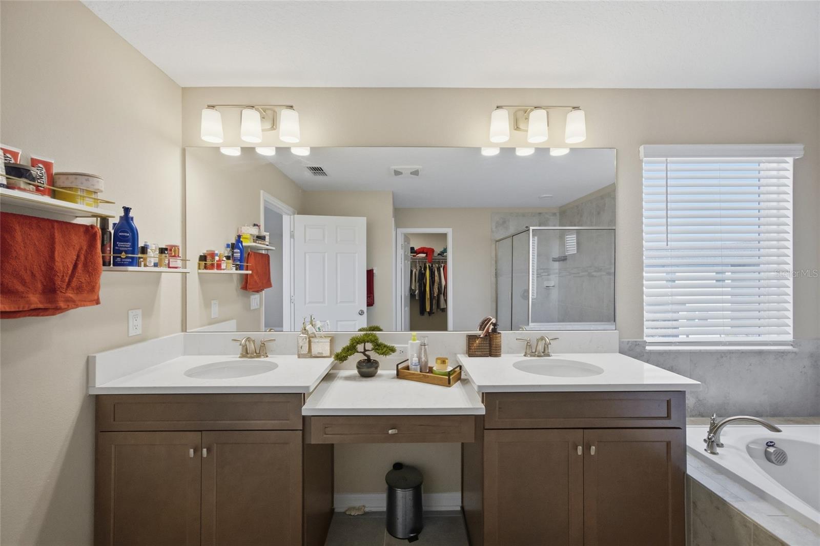 Image 24 of 45 For 2909 Ivory Bluff Court