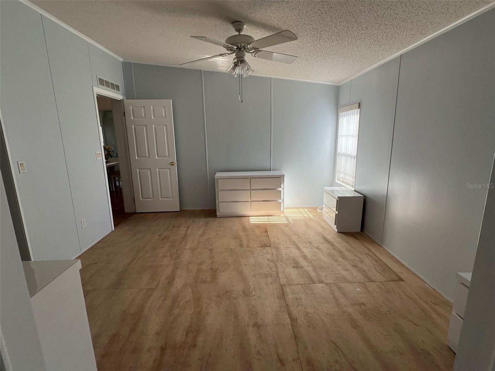 Image 15 of 32 For 11300 124th Avenue 40