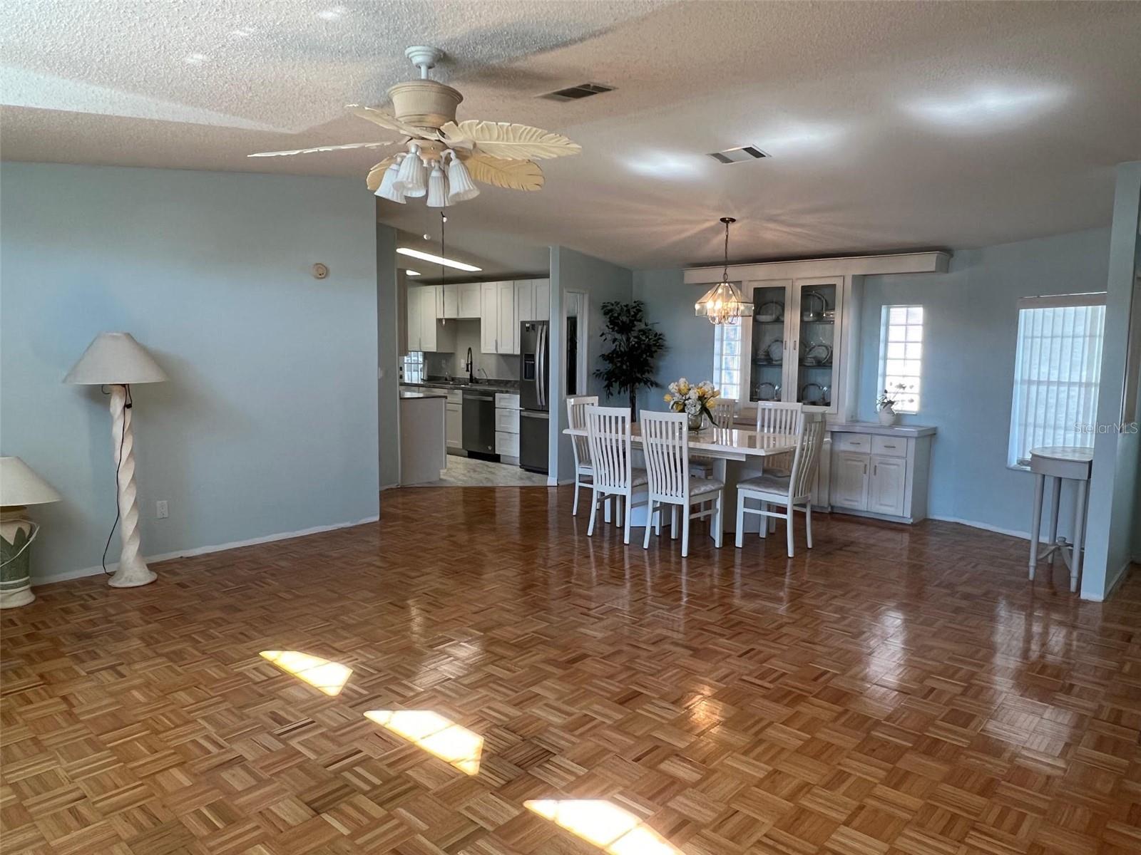 Image 21 of 32 For 11300 124th Avenue 40