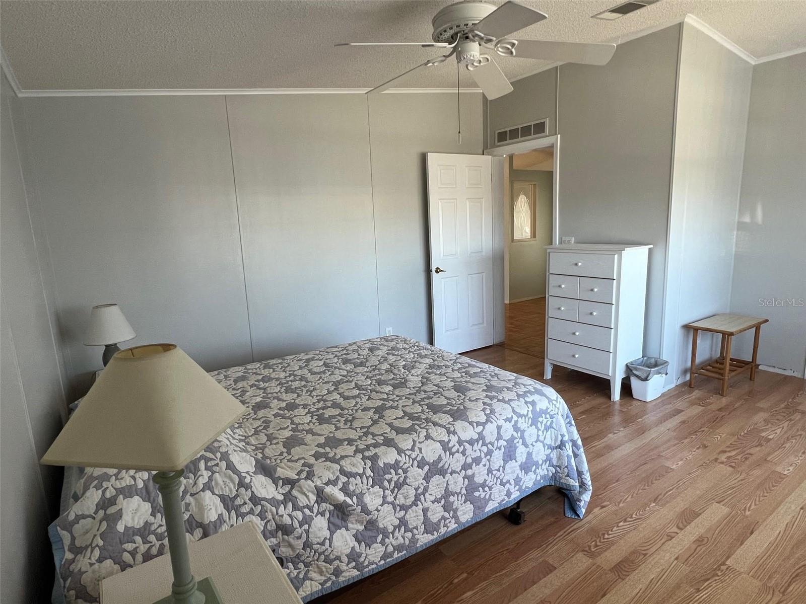 Image 25 of 32 For 11300 124th Avenue 40