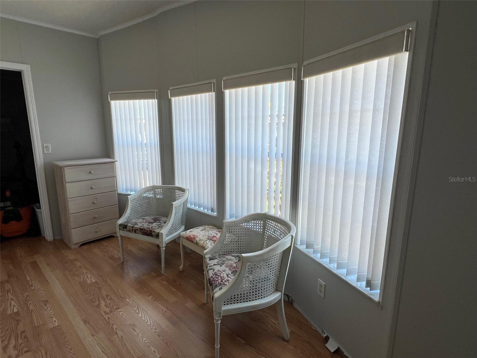 Image 26 of 32 For 11300 124th Avenue 40