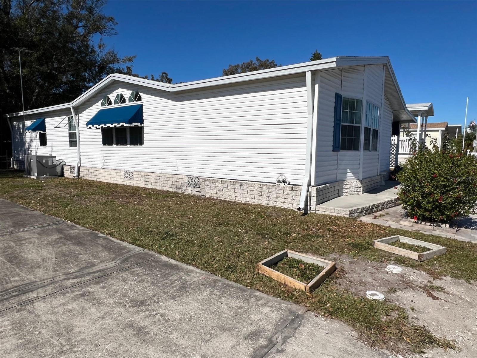 Image 4 of 32 For 11300 124th Avenue 40