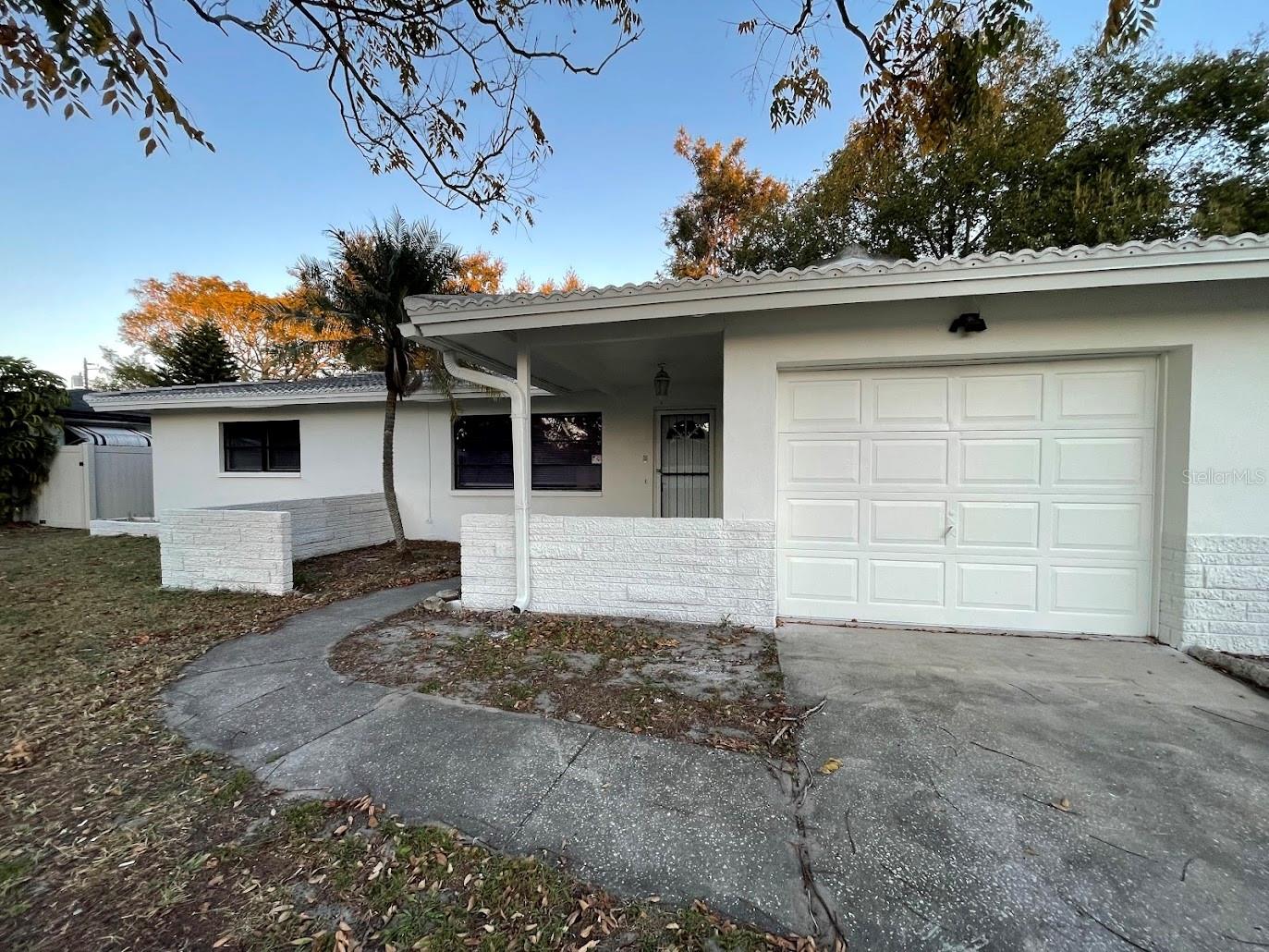 Image 2 of 28 For 471 Keene Park Drive E