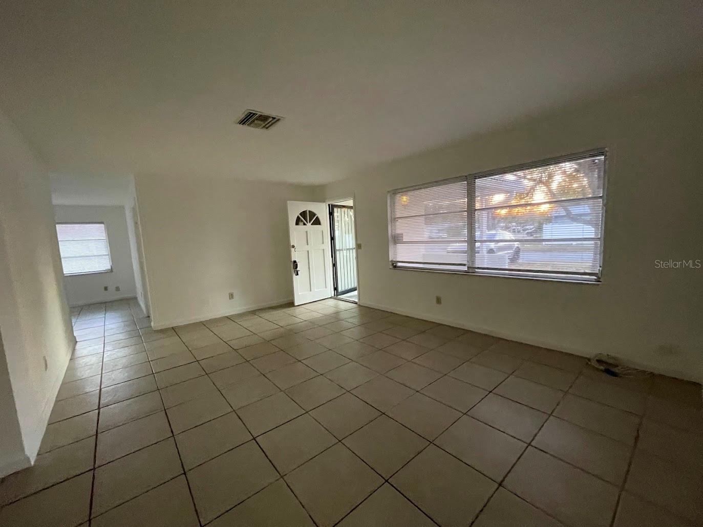 Image 9 of 28 For 471 Keene Park Drive E