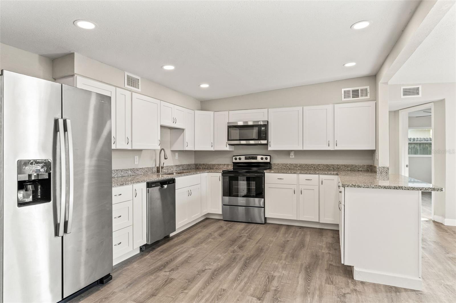 Image 13 of 18 For 11200 Harding Drive