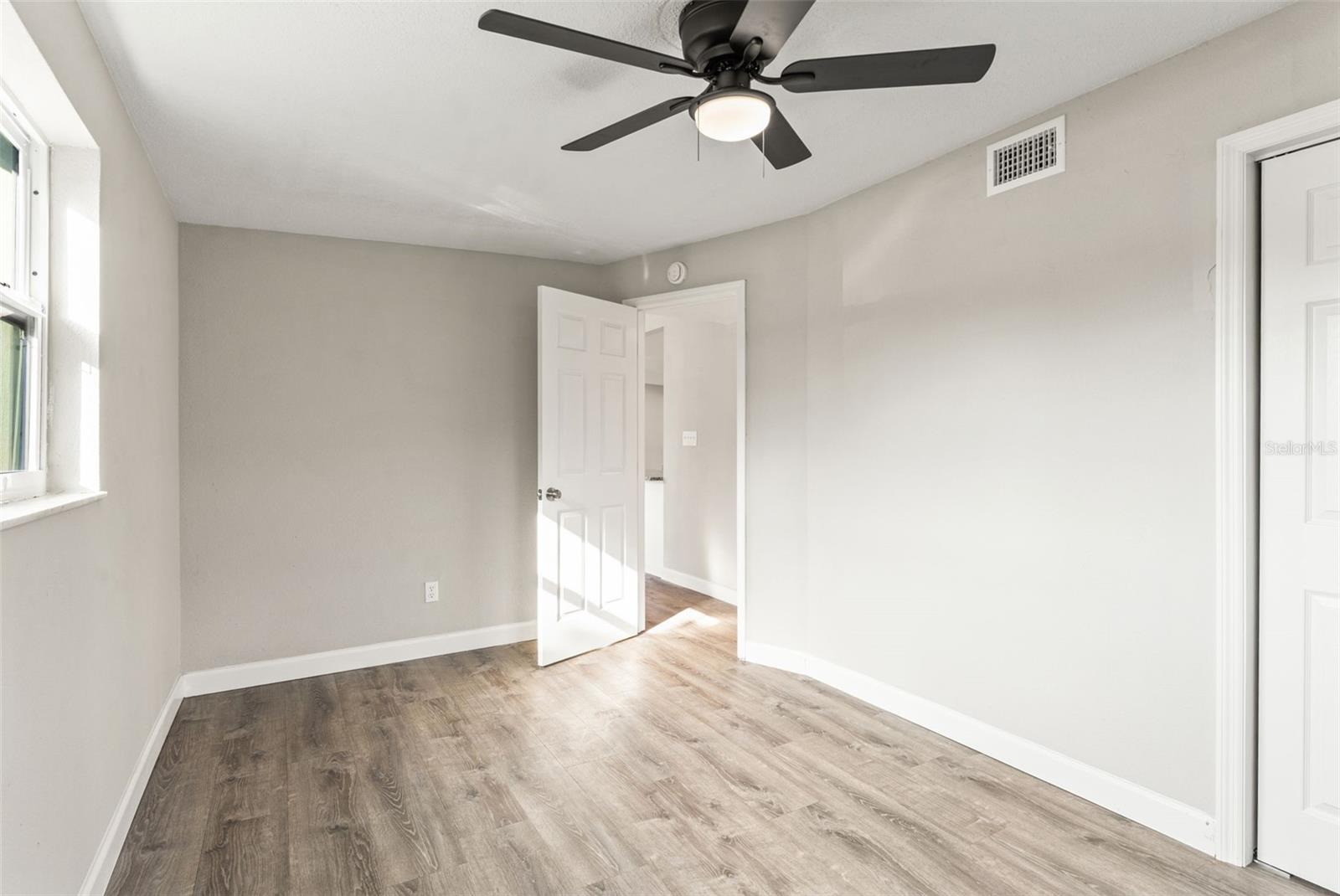 Image 8 of 18 For 11200 Harding Drive