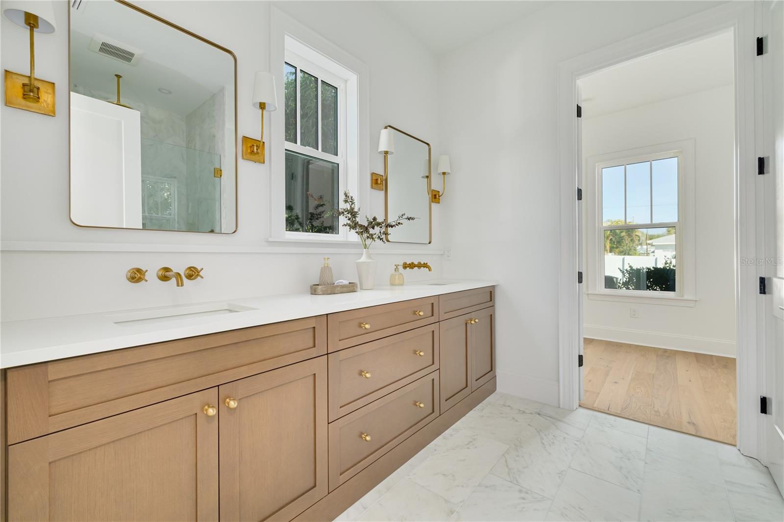 Image 23 of 51 For 246 23rd Avenue Se