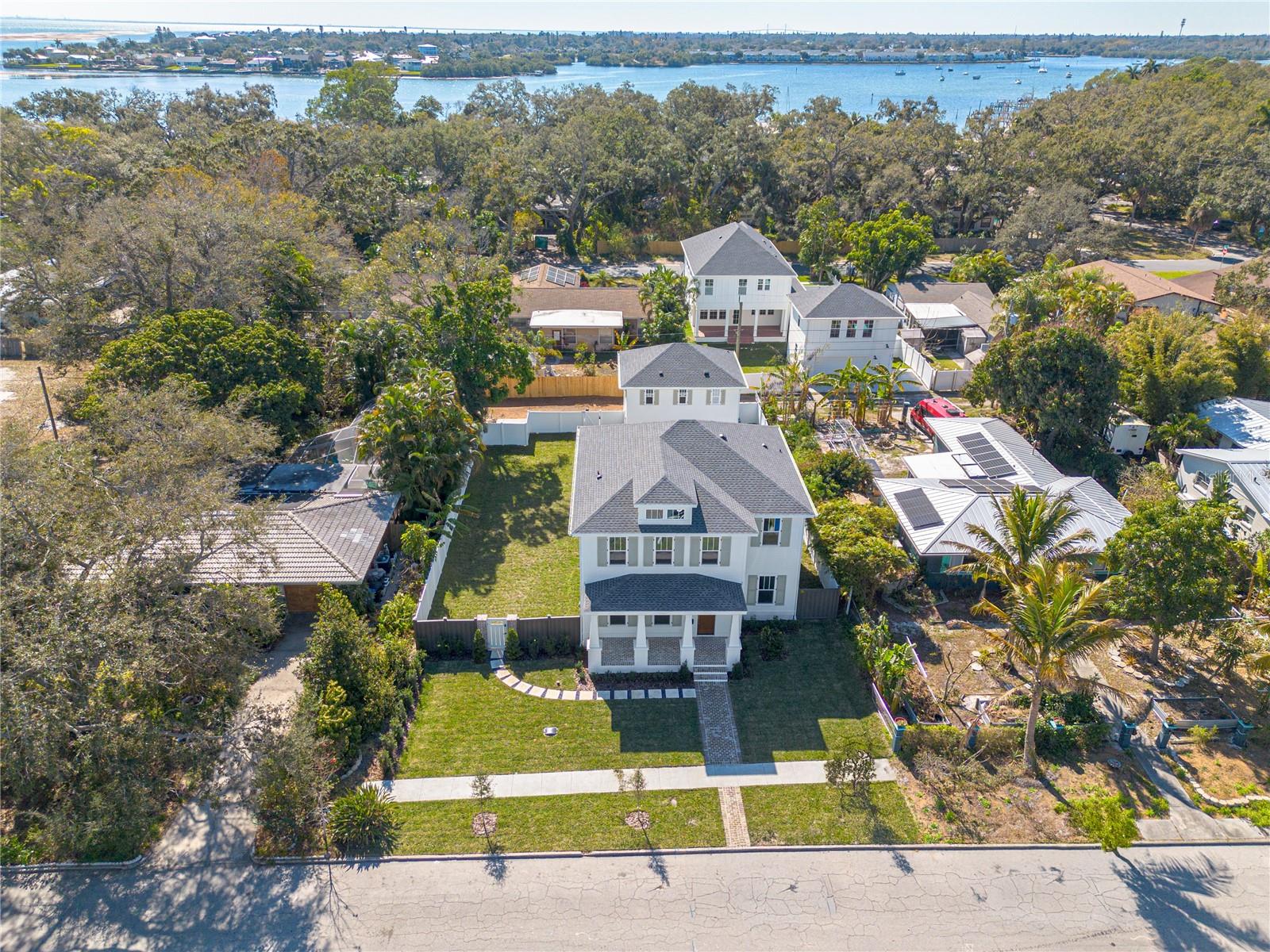 Image 4 of 51 For 246 23rd Avenue Se