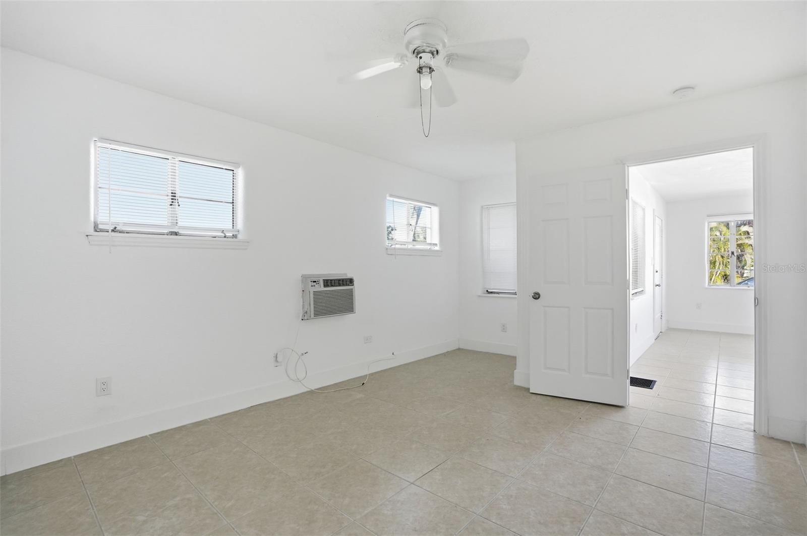 Listing photo id 13 for 7960 Boca Ciega Drive