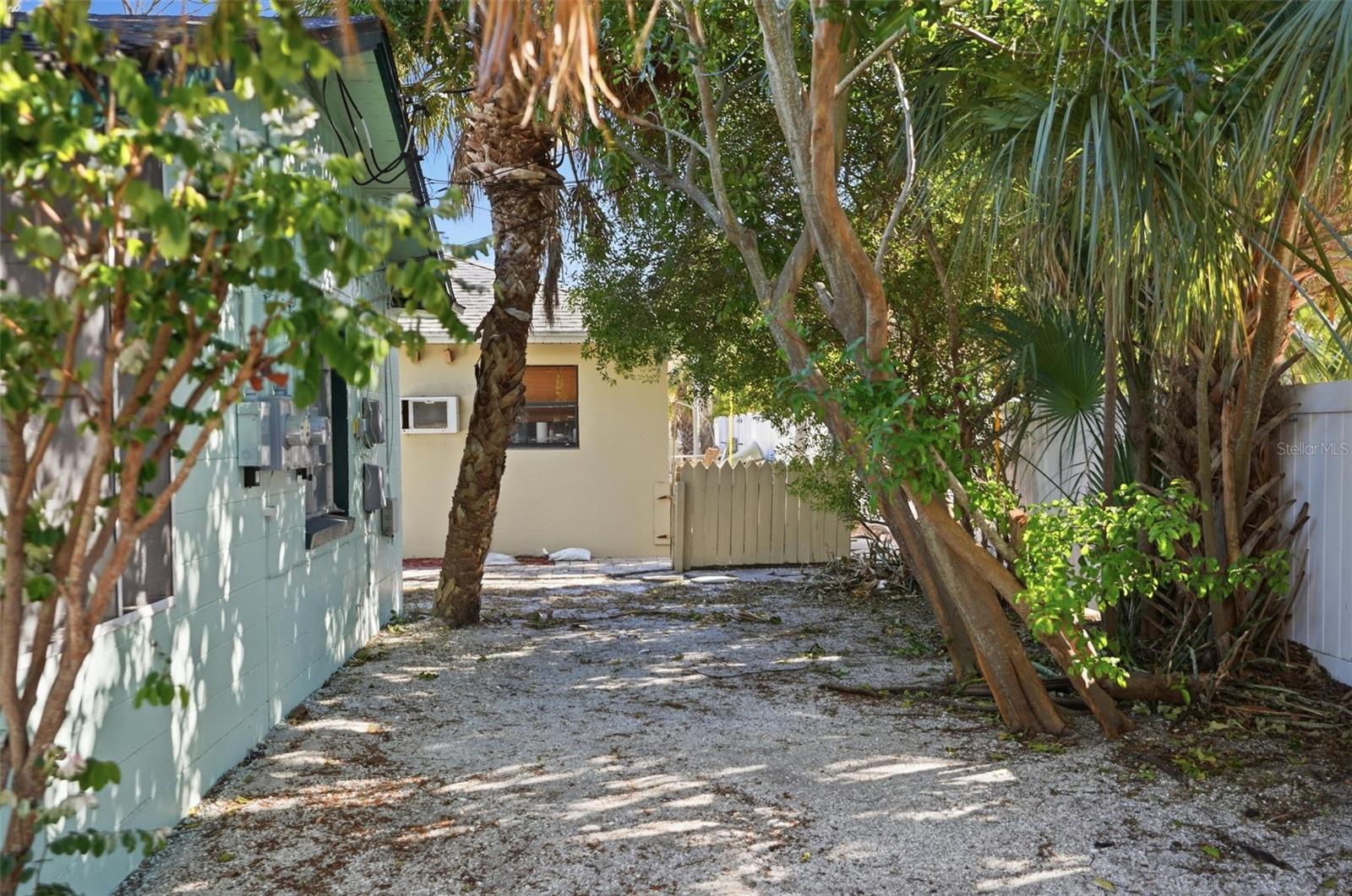 Listing photo id 33 for 7960 Boca Ciega Drive