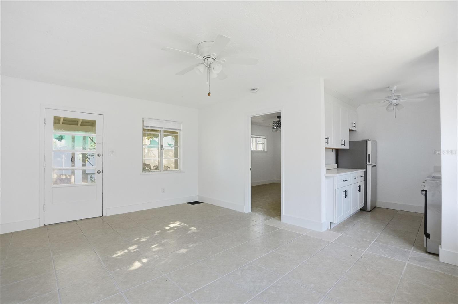 Listing photo id 3 for 7960 Boca Ciega Drive