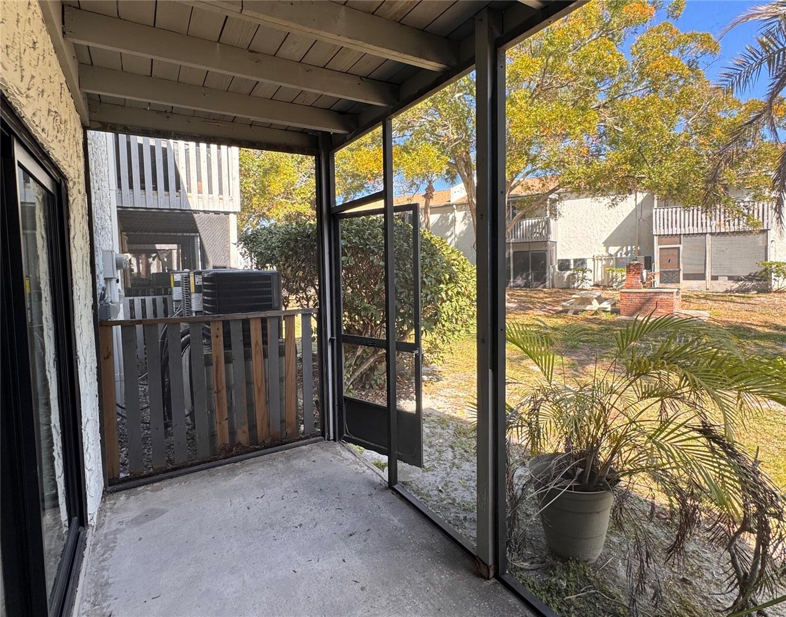 Image 14 of 20 For 11525 8th Way N 507