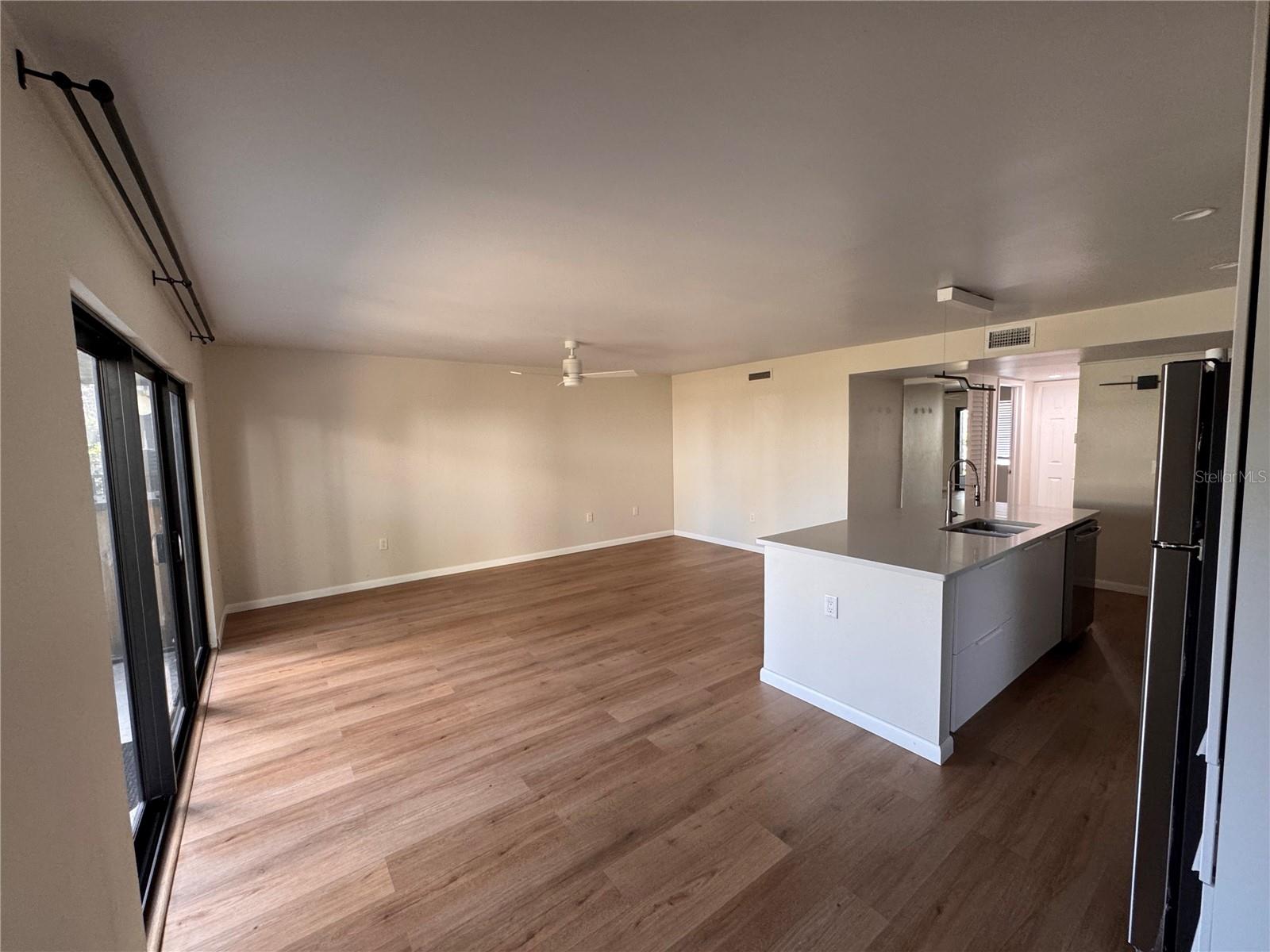 Image 6 of 20 For 11525 8th Way N 507