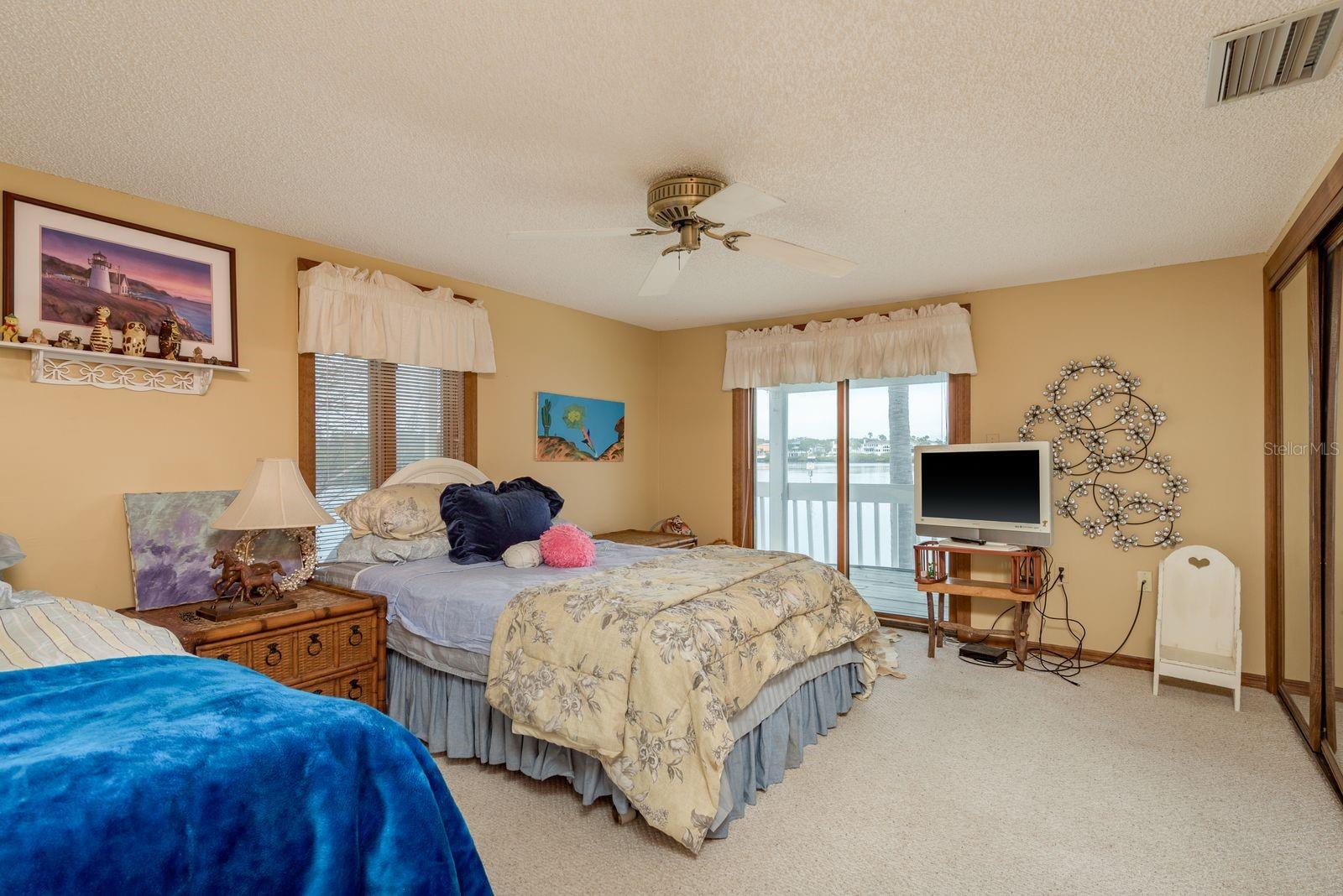 Image 37 of 72 For 600 Soundview Drive