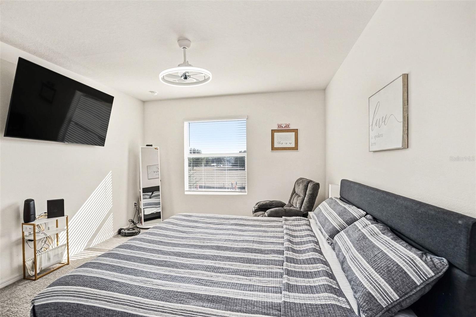 Listing photo id 13 for 3716 Sunflower Field Place