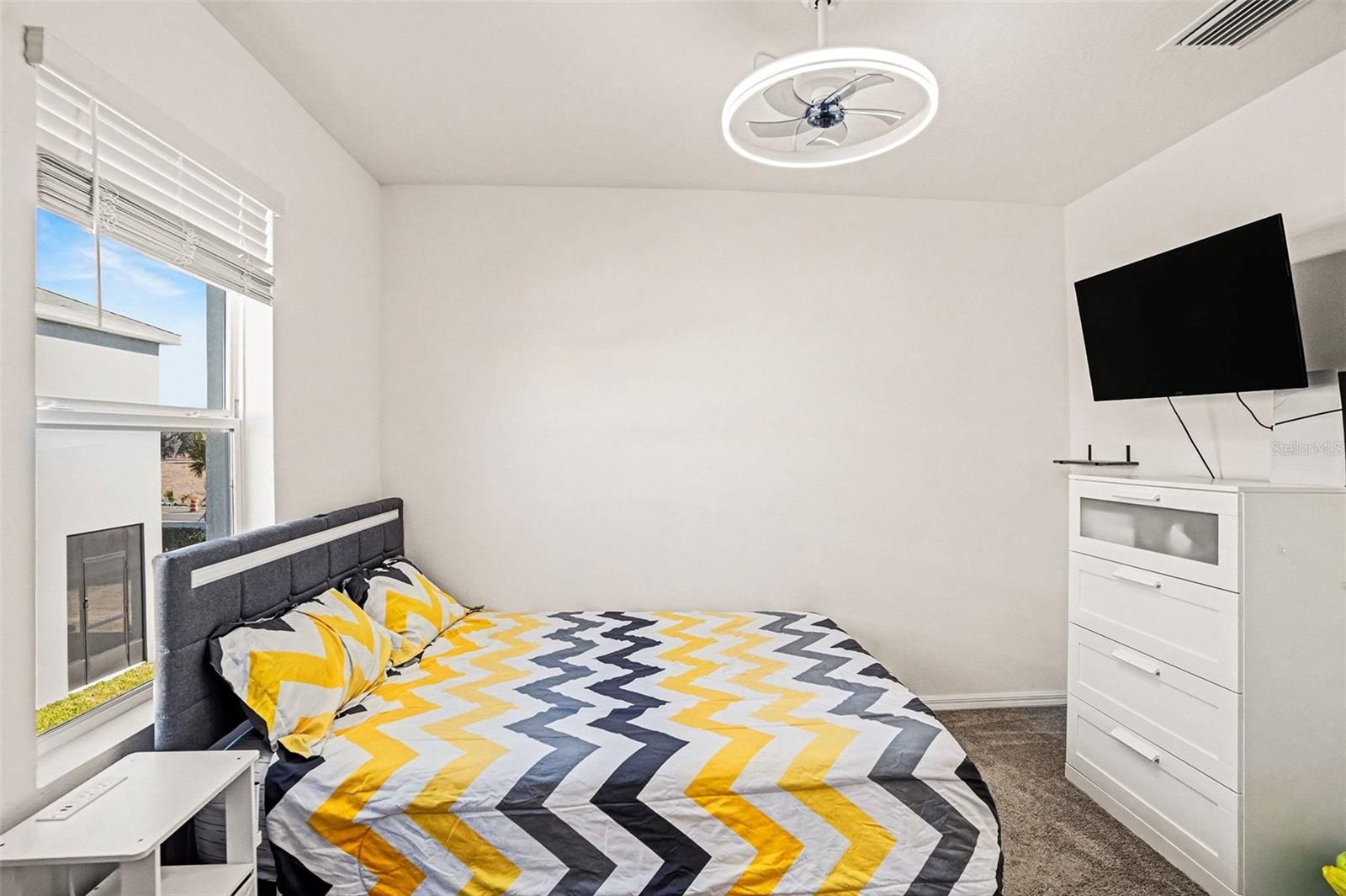 Listing photo id 16 for 3716 Sunflower Field Place