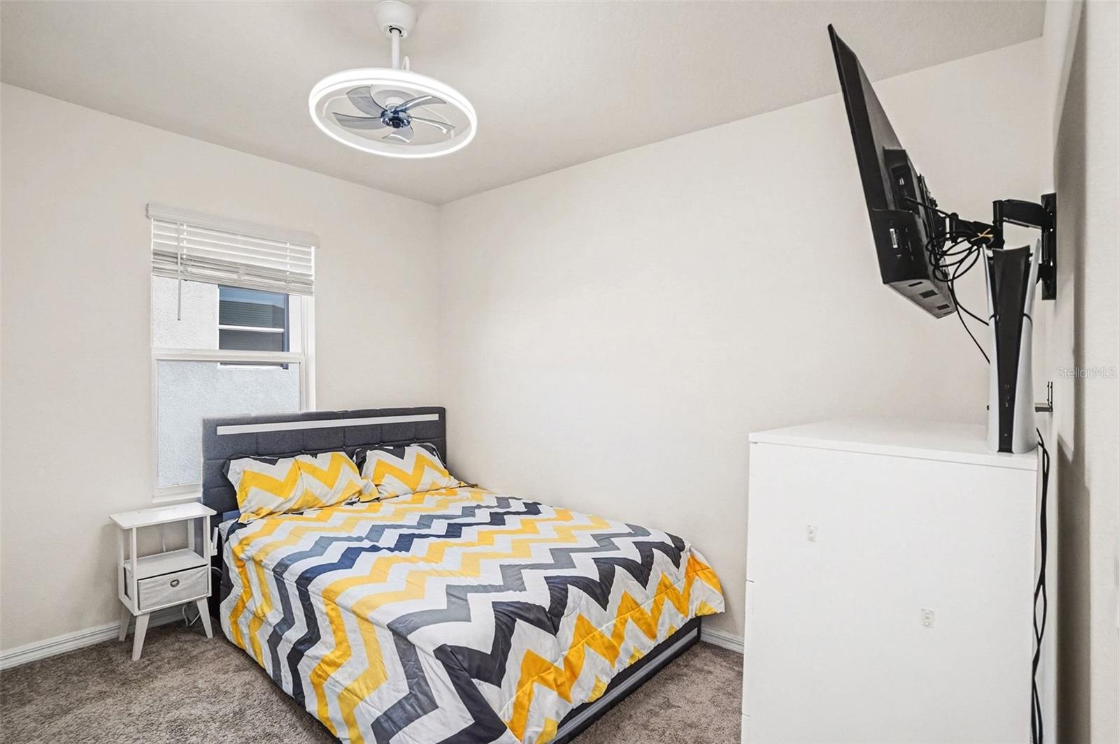 Listing photo id 17 for 3716 Sunflower Field Place