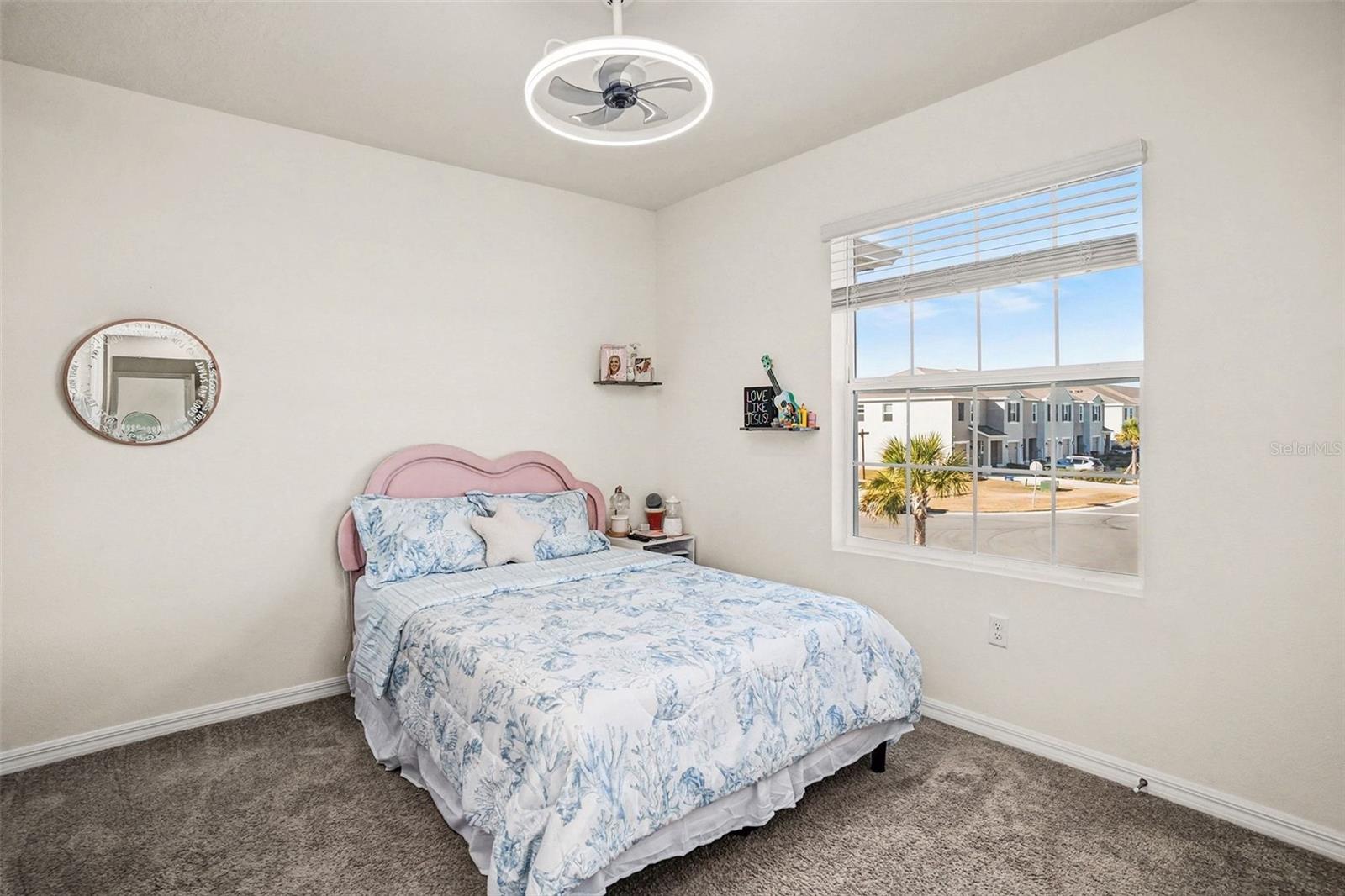 Listing photo id 18 for 3716 Sunflower Field Place