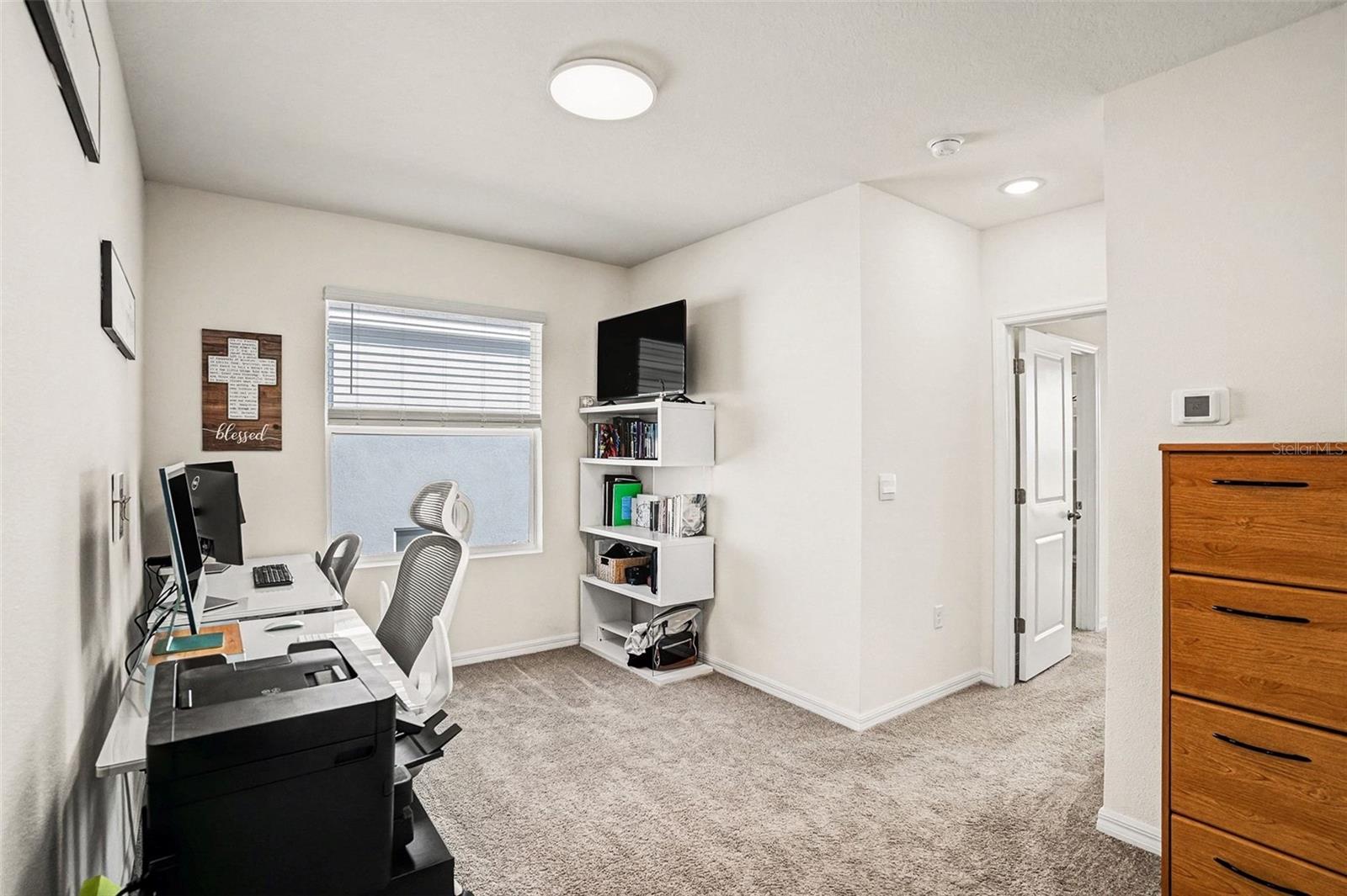 Listing photo id 20 for 3716 Sunflower Field Place