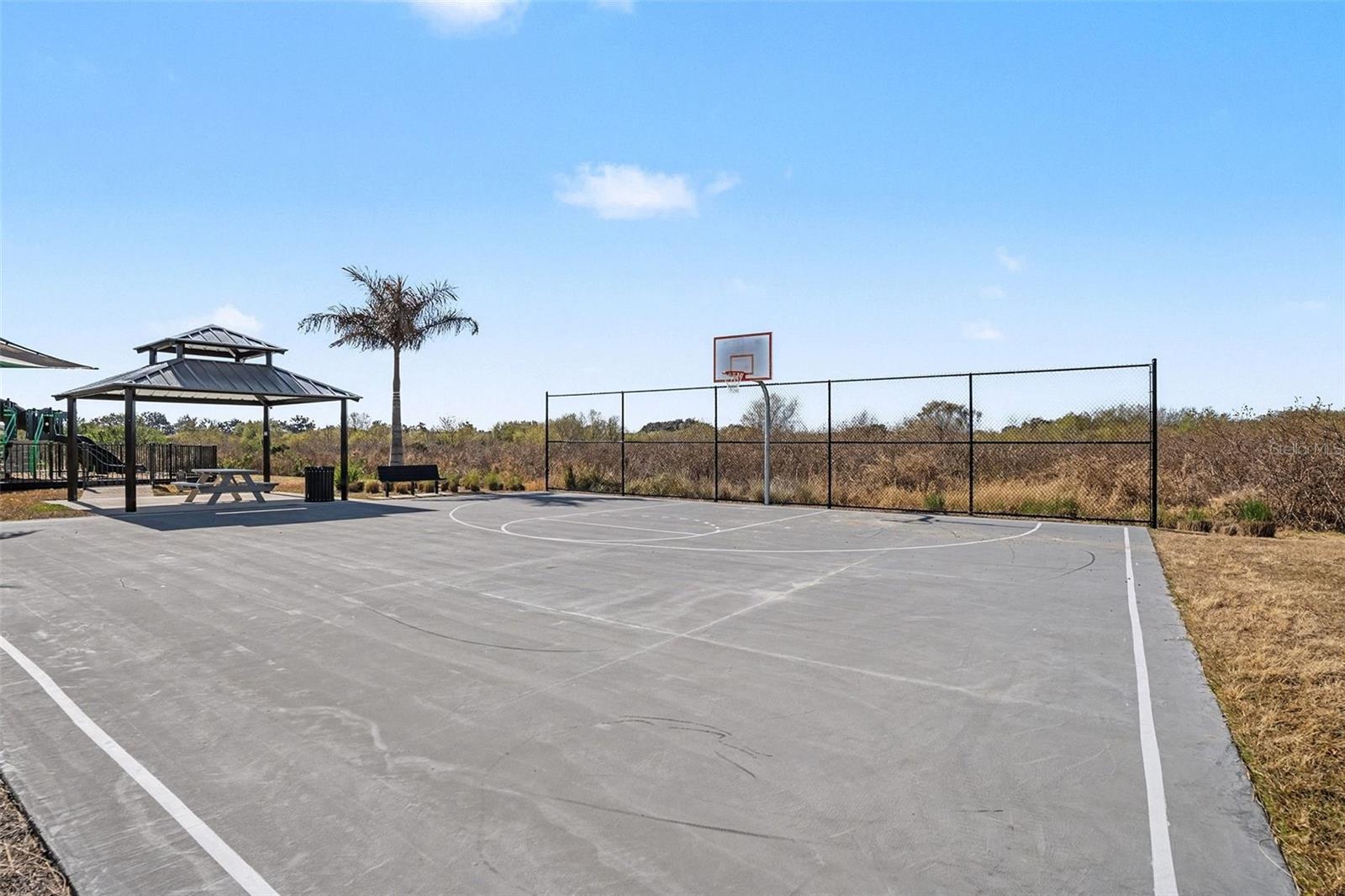 Listing photo id 31 for 3716 Sunflower Field Place