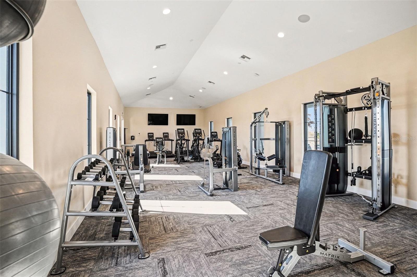 Listing photo id 32 for 3716 Sunflower Field Place