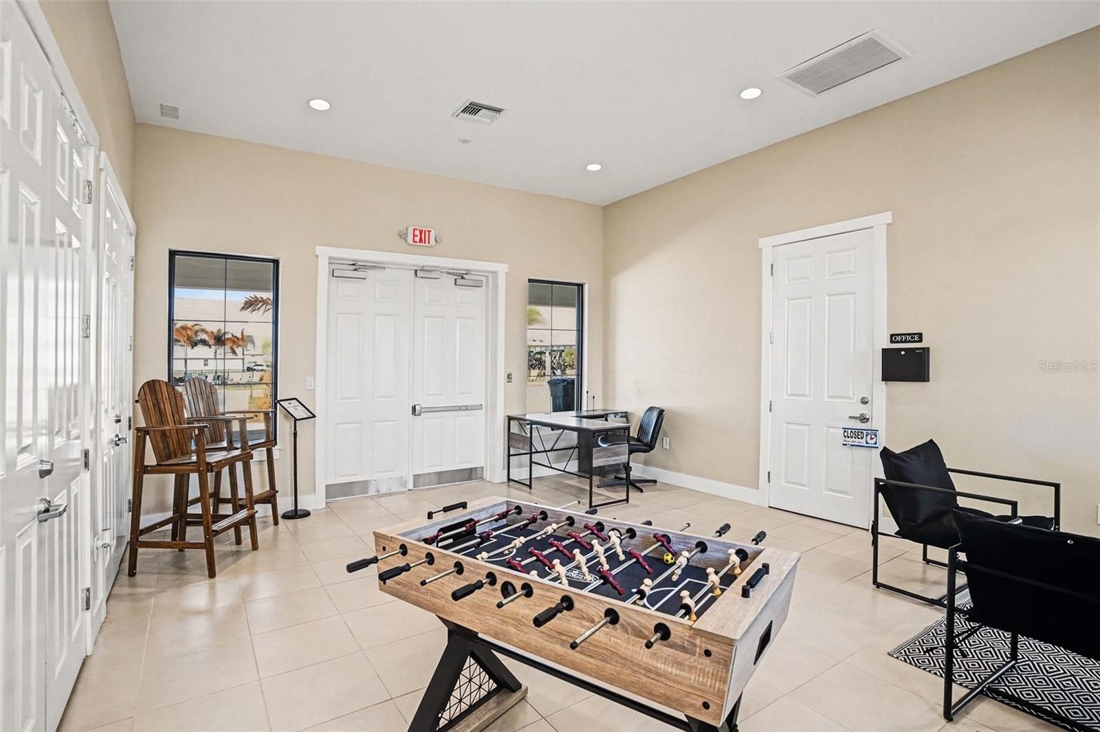 Listing photo id 35 for 3716 Sunflower Field Place