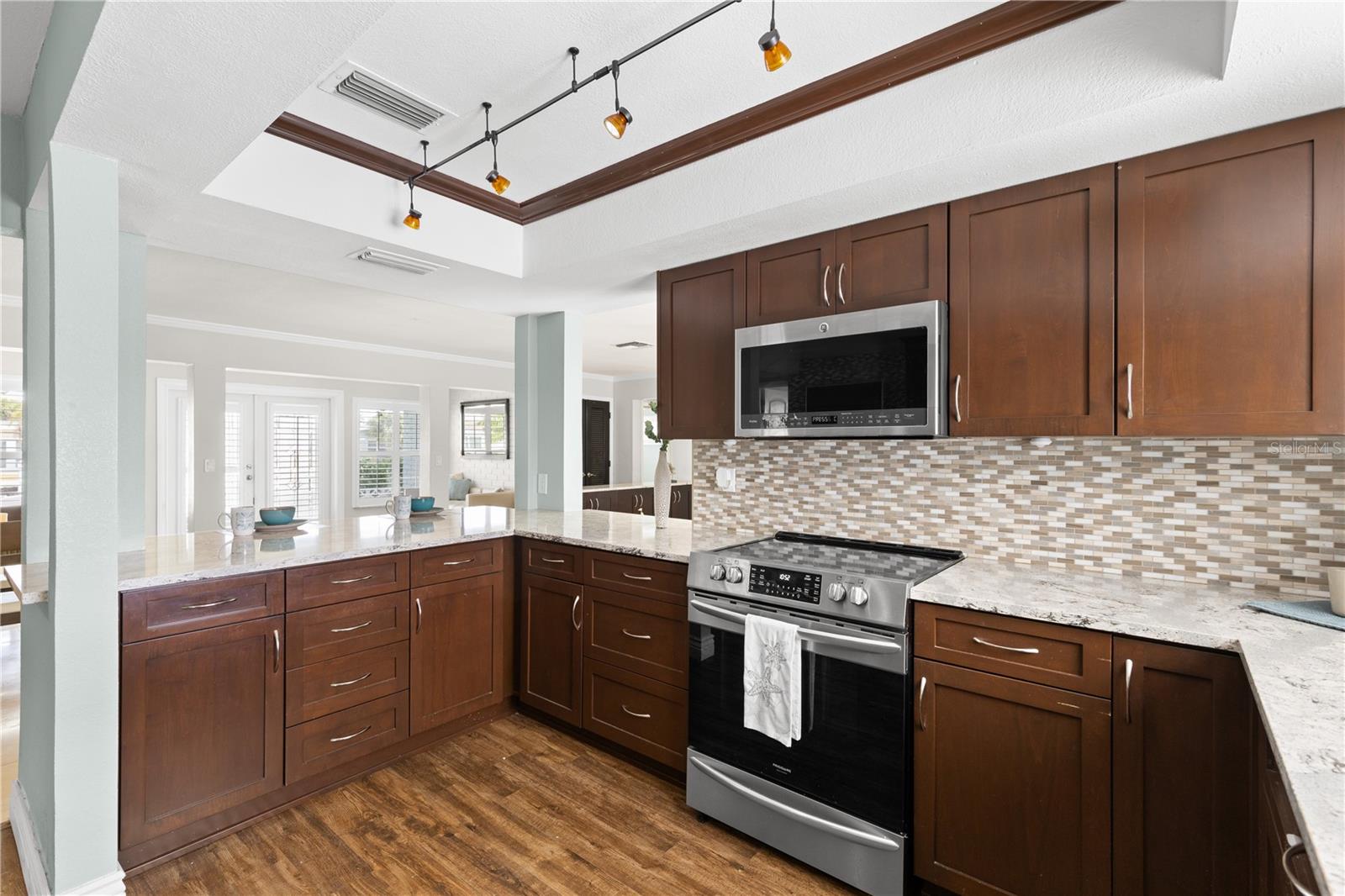 Image 10 of 32 For 404 4th Avenue N