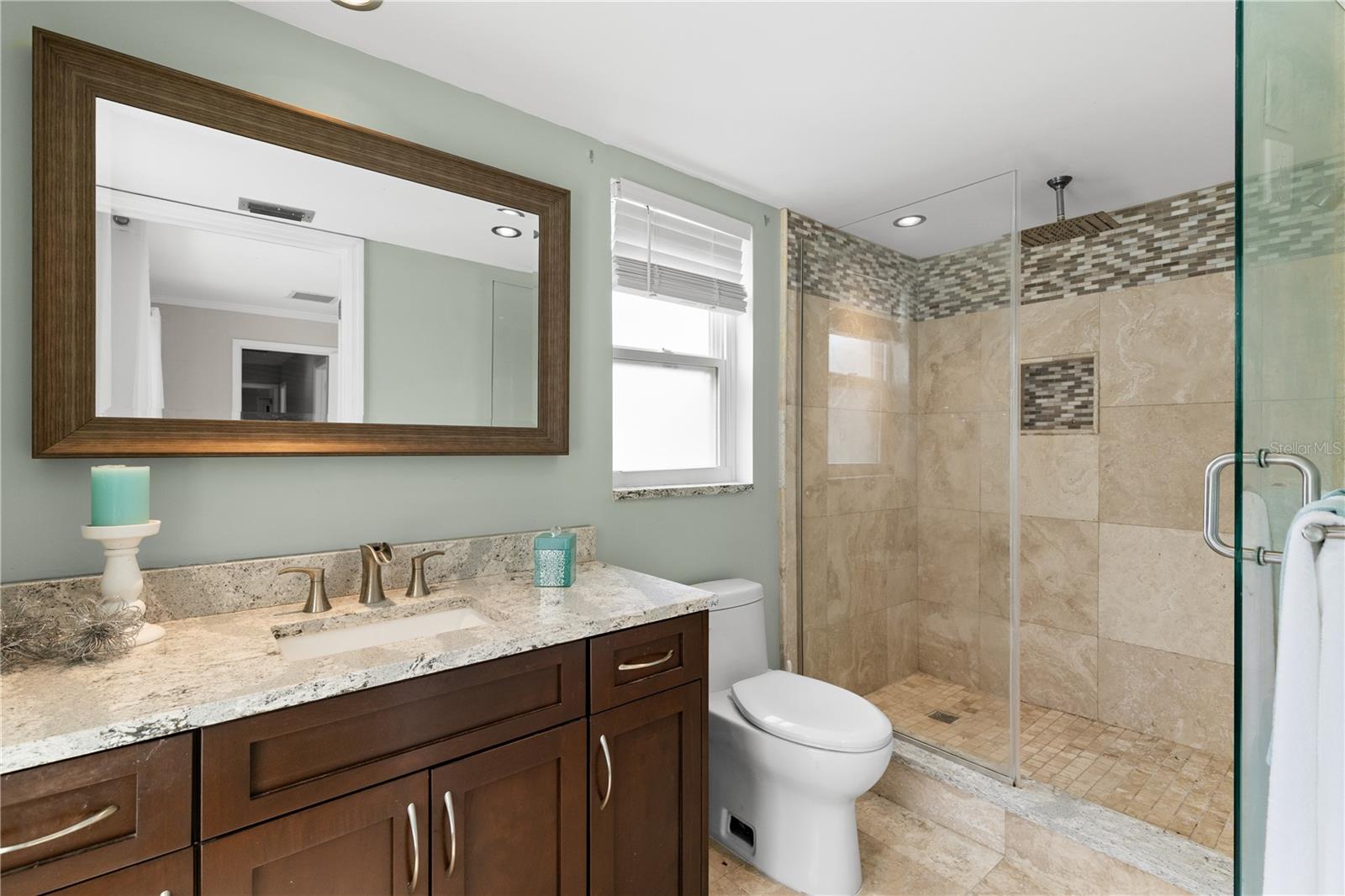 Image 20 of 32 For 404 4th Avenue N