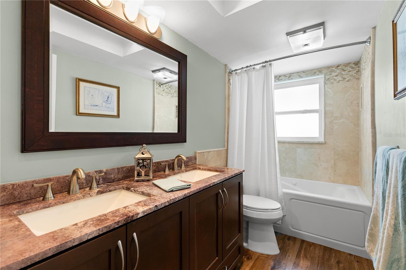 Image 21 of 32 For 404 4th Avenue N