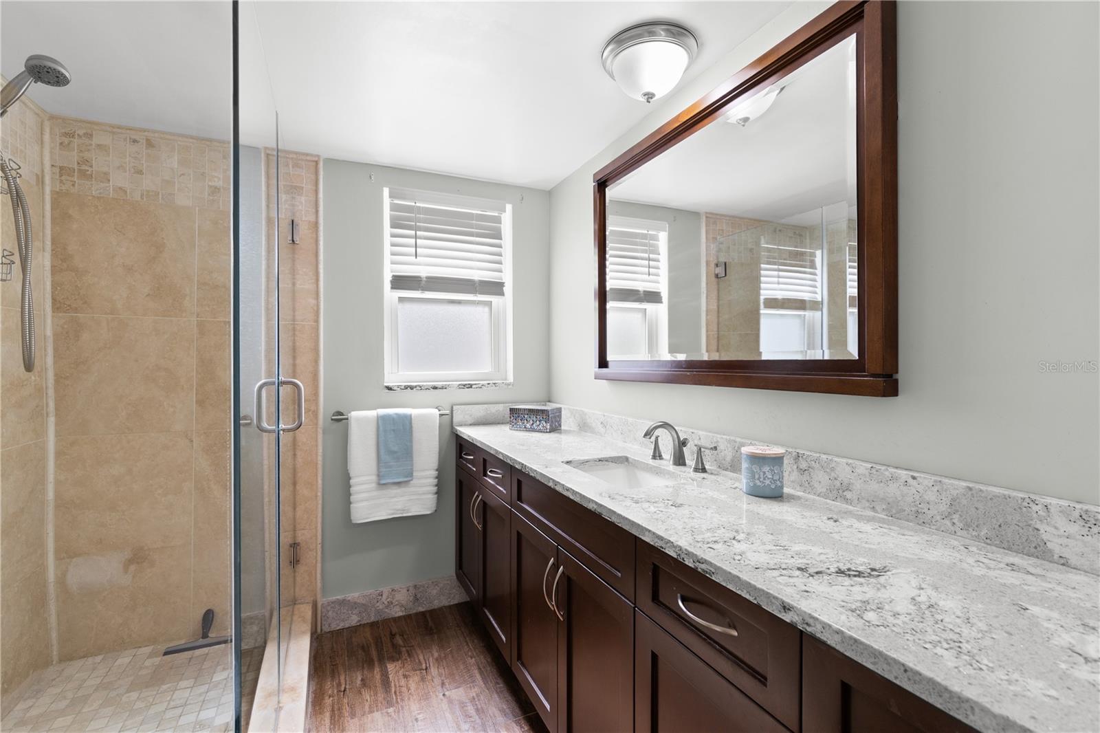 Image 25 of 32 For 404 4th Avenue N