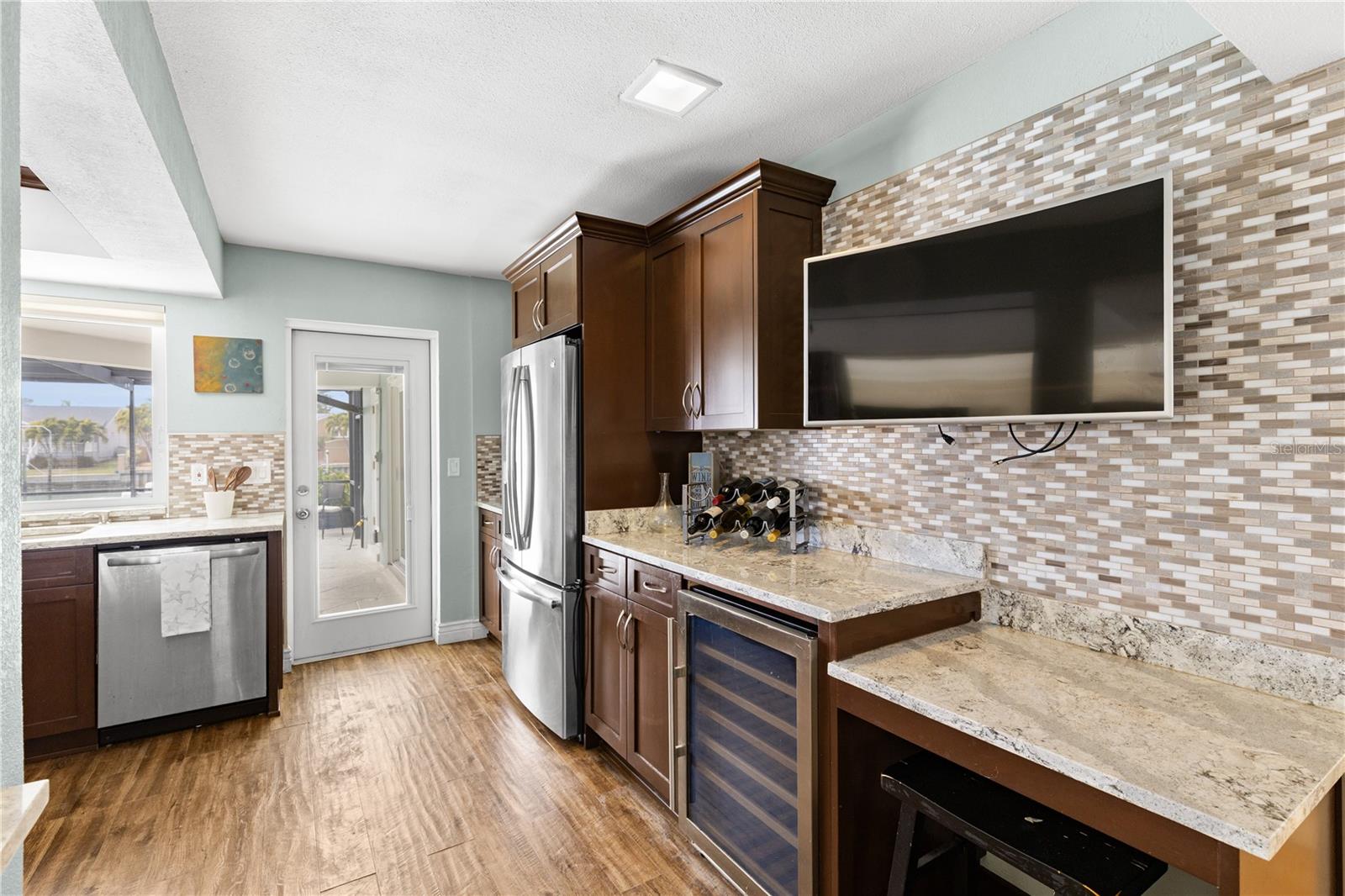 Image 7 of 32 For 404 4th Avenue N