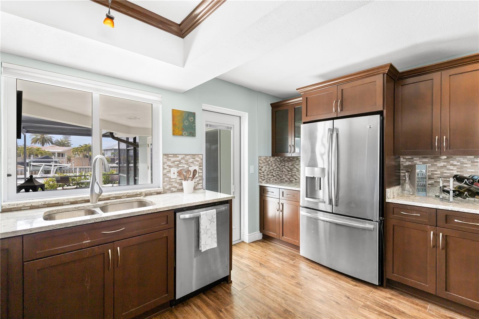 Image 9 of 32 For 404 4th Avenue N