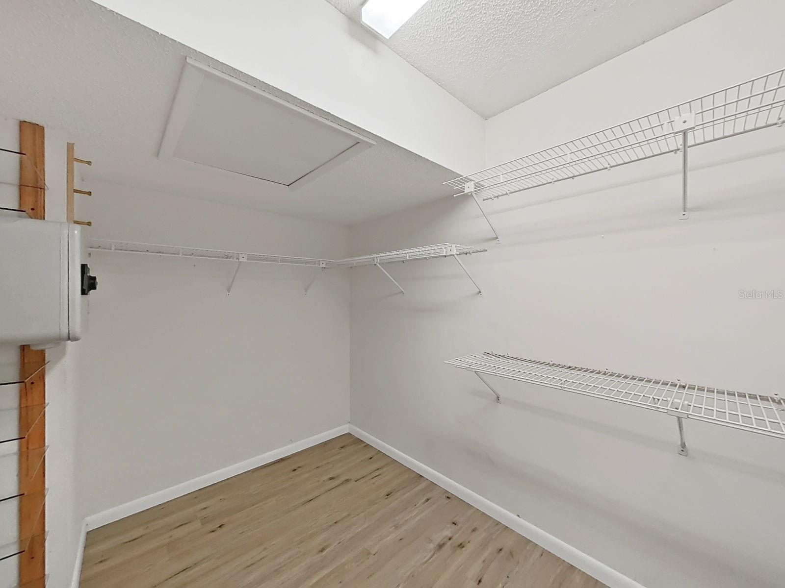 Image 28 of 54 For 1930 Cove Lane