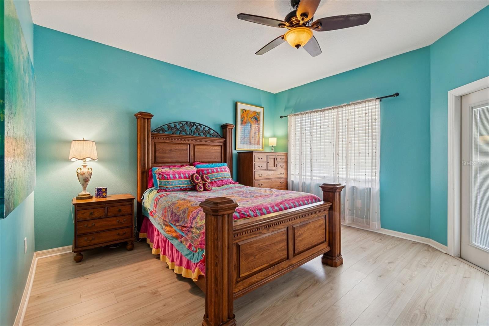 Image 10 of 33 For 18922 Fishermans Bend Drive