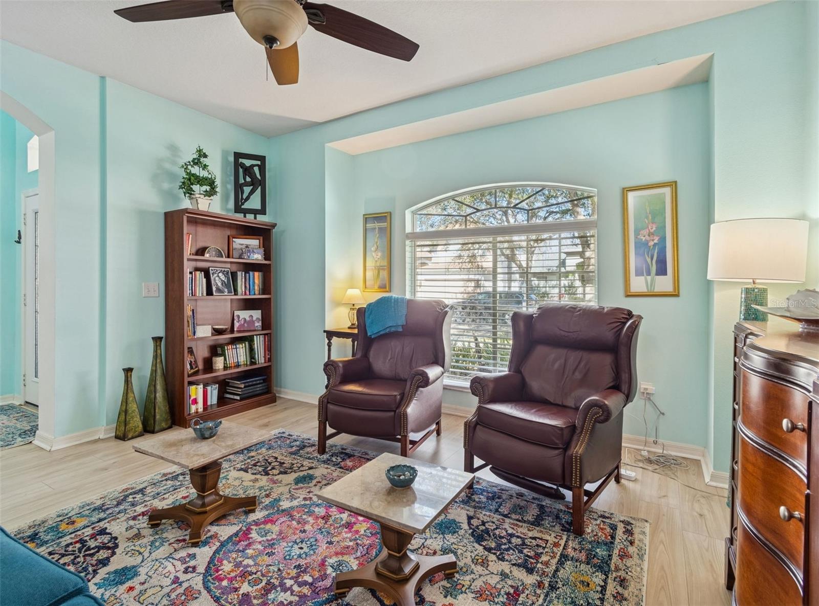 Image 4 of 33 For 18922 Fishermans Bend Drive