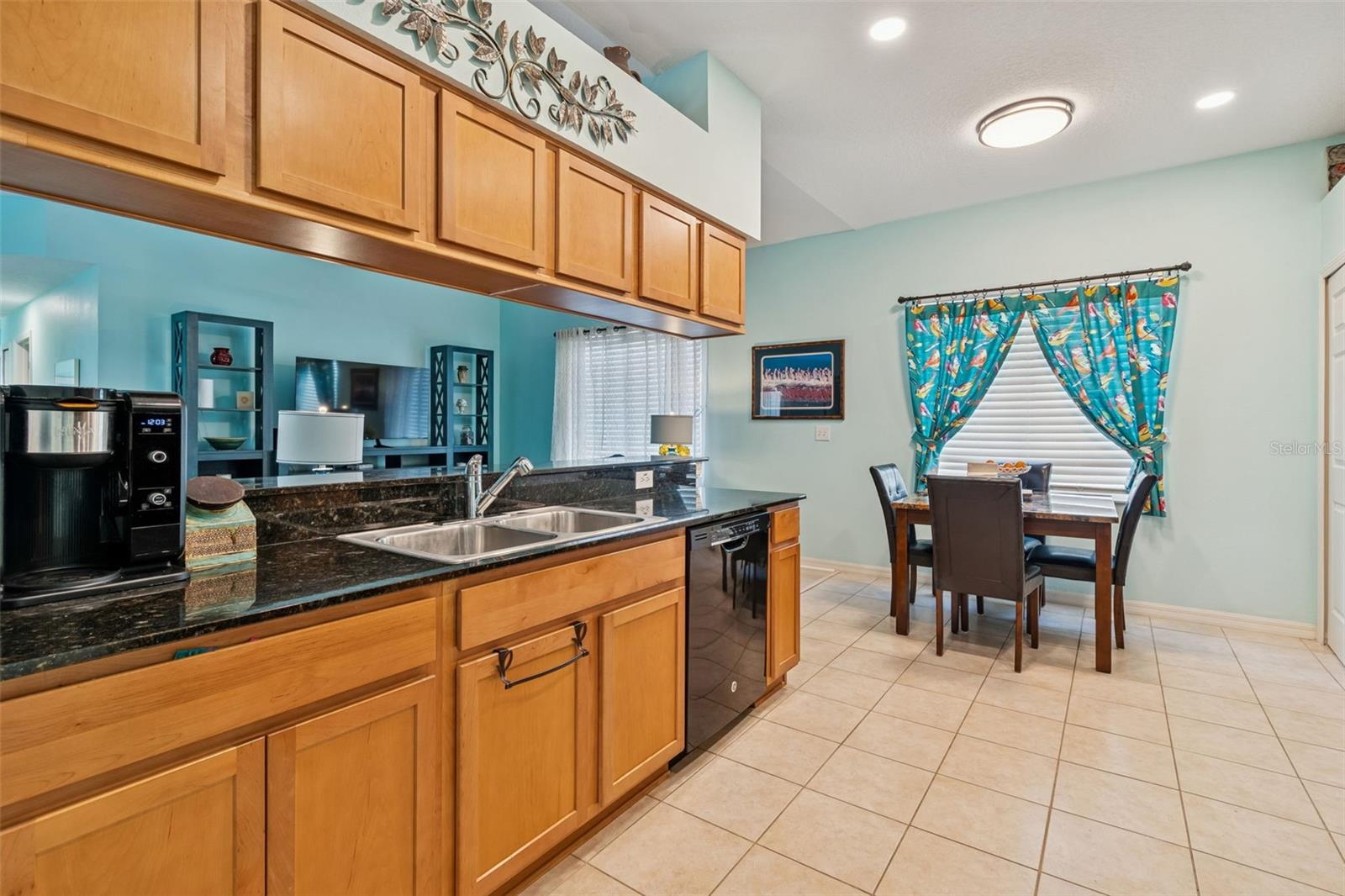 Image 7 of 33 For 18922 Fishermans Bend Drive