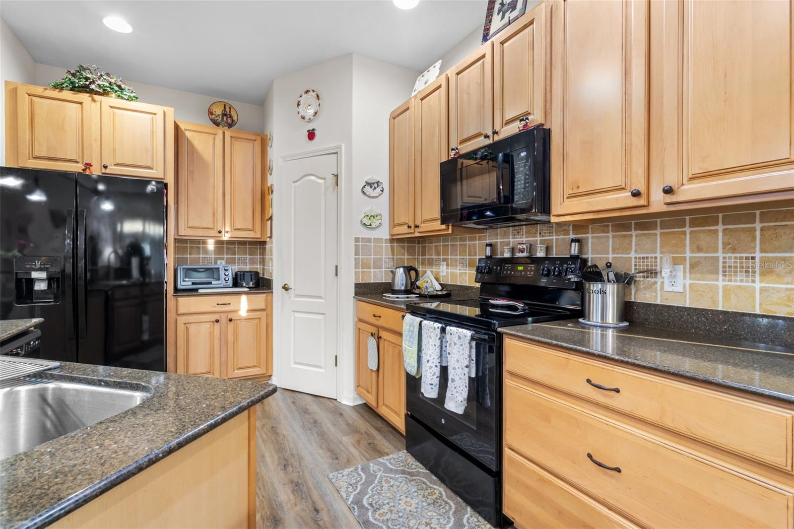 Listing photo id 10 for 11911 Valley Falls Loop