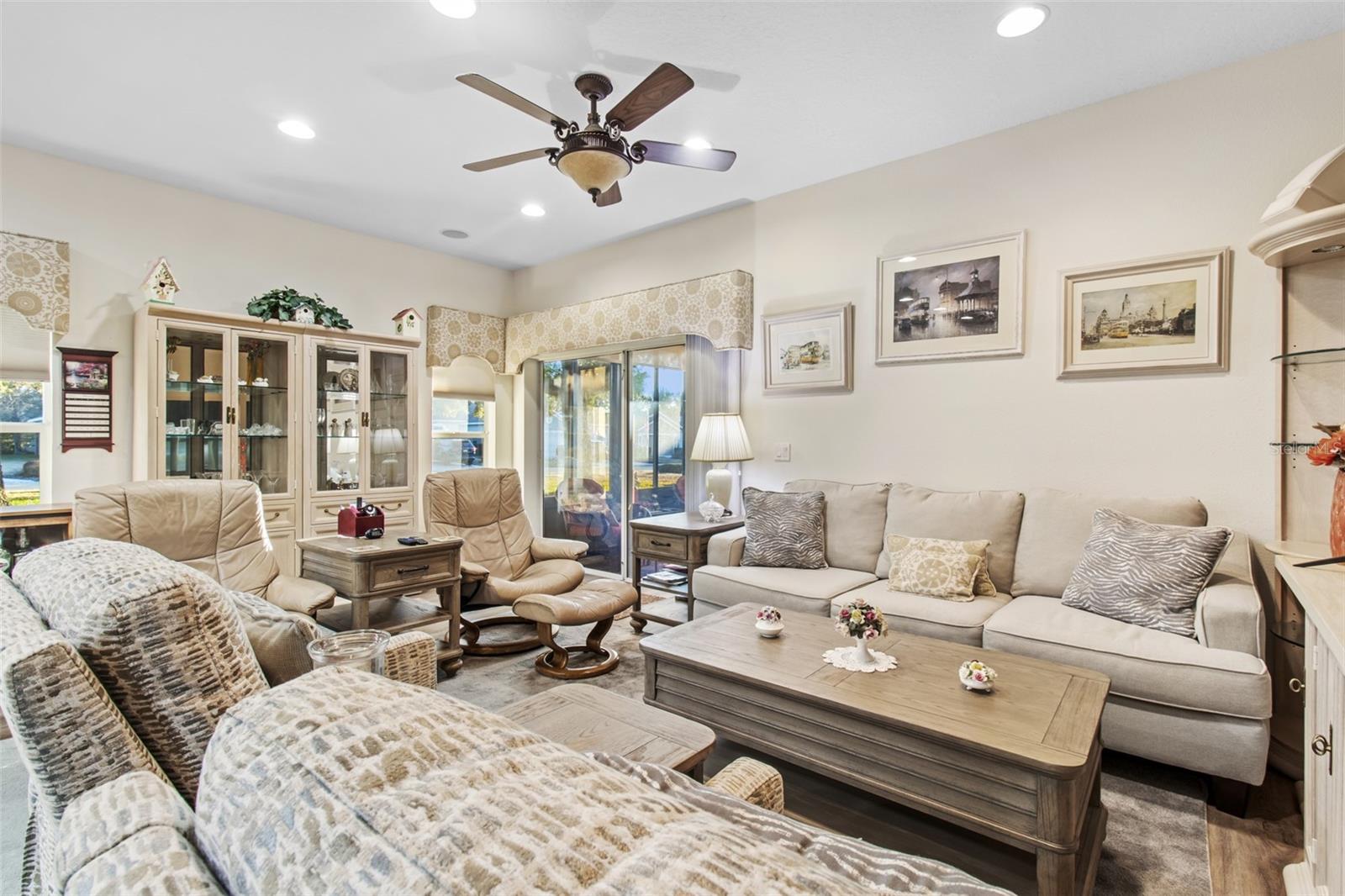 Listing photo id 15 for 11911 Valley Falls Loop