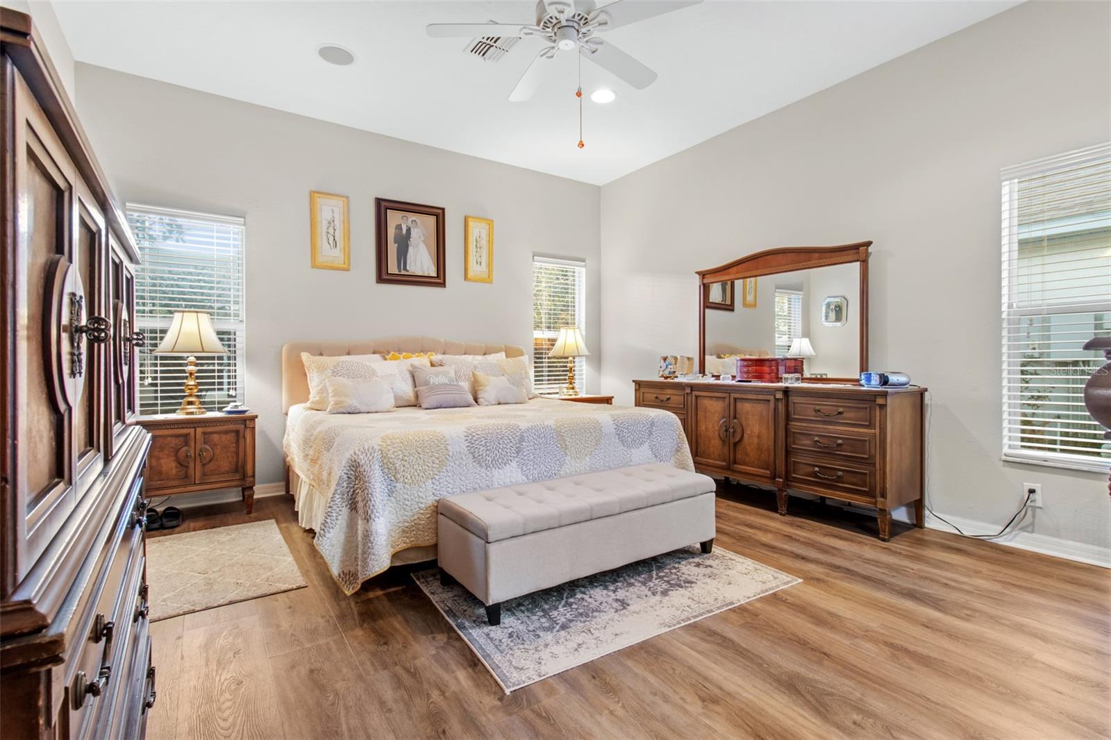 Listing photo id 16 for 11911 Valley Falls Loop