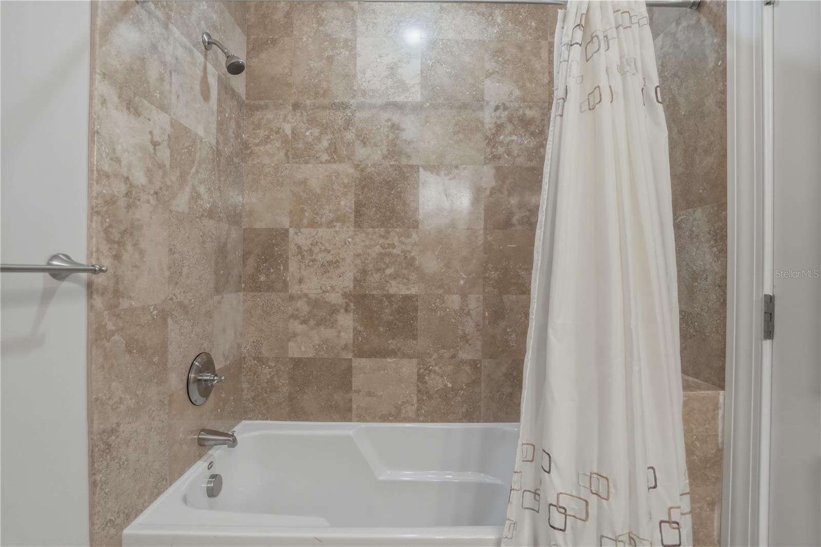 Image 33 of 47 For 312 8th Avenue N 203