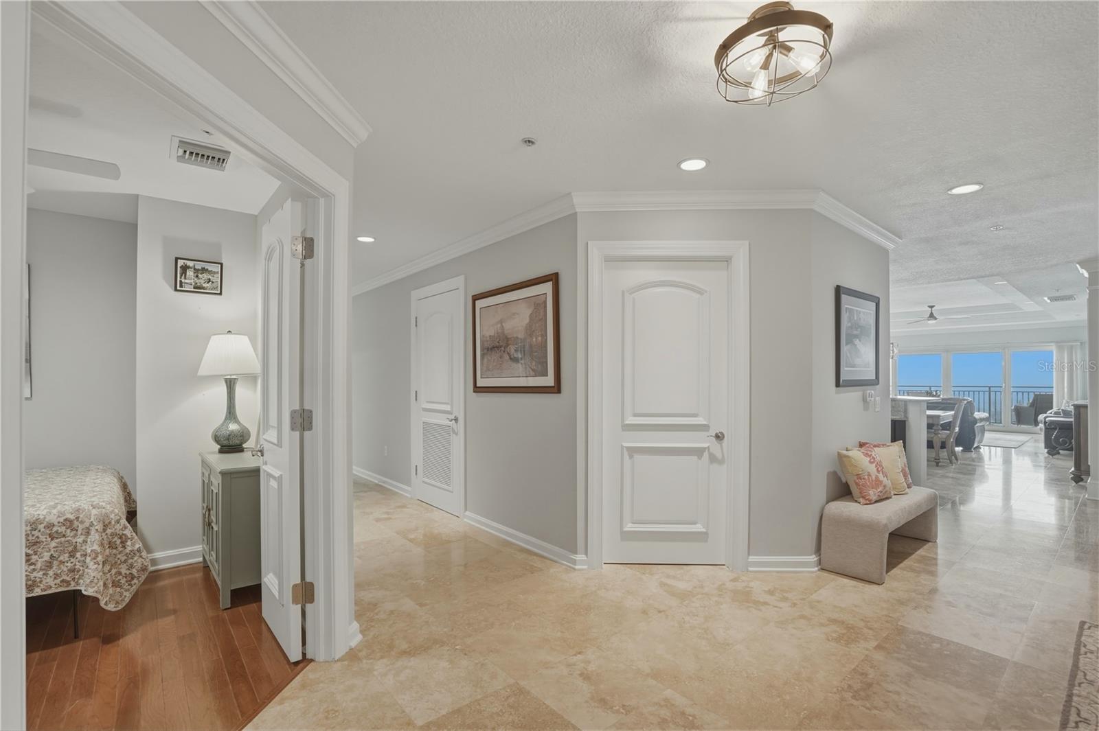 Image 4 of 47 For 312 8th Avenue N 203