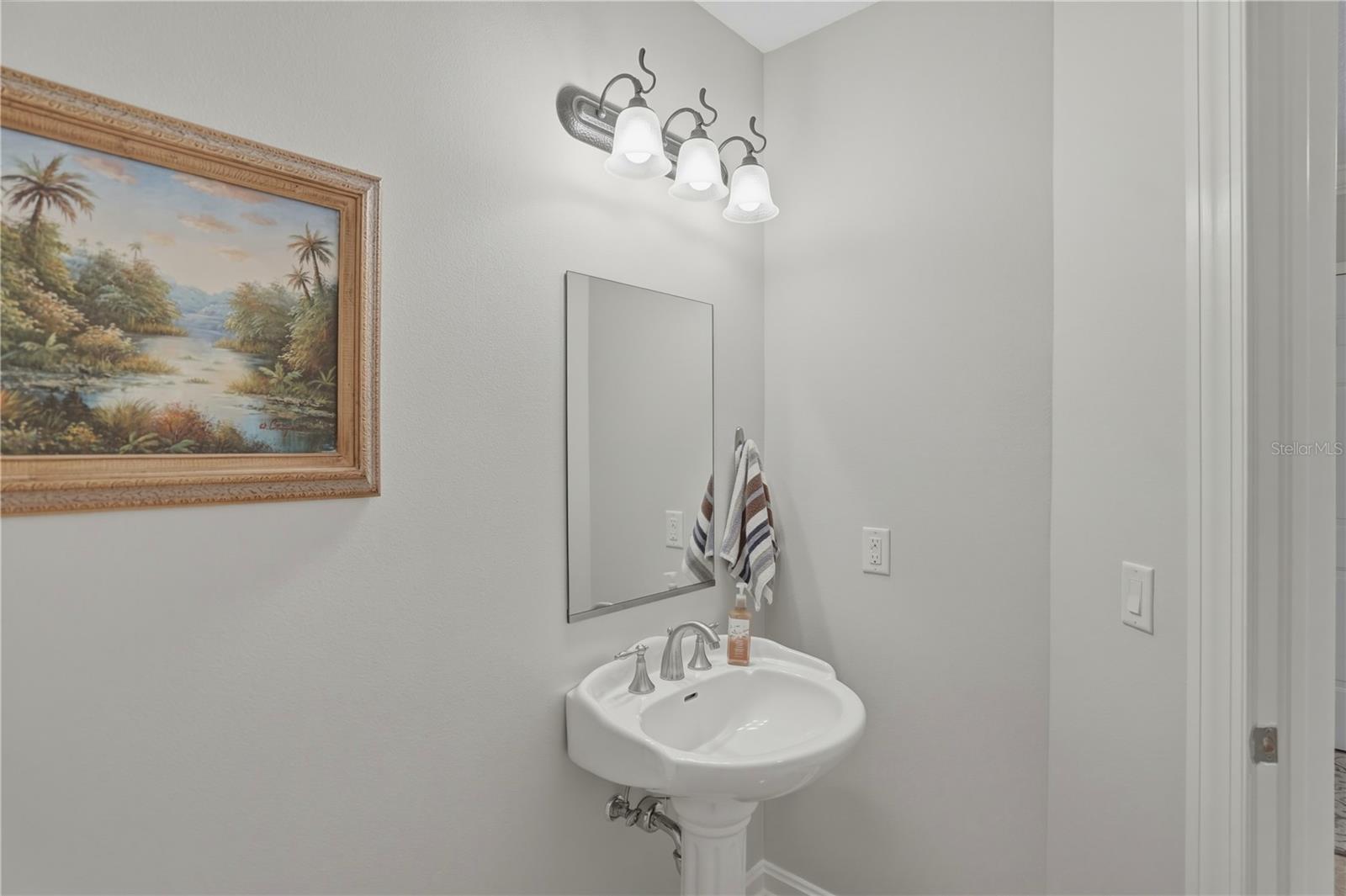 Image 40 of 47 For 312 8th Avenue N 203