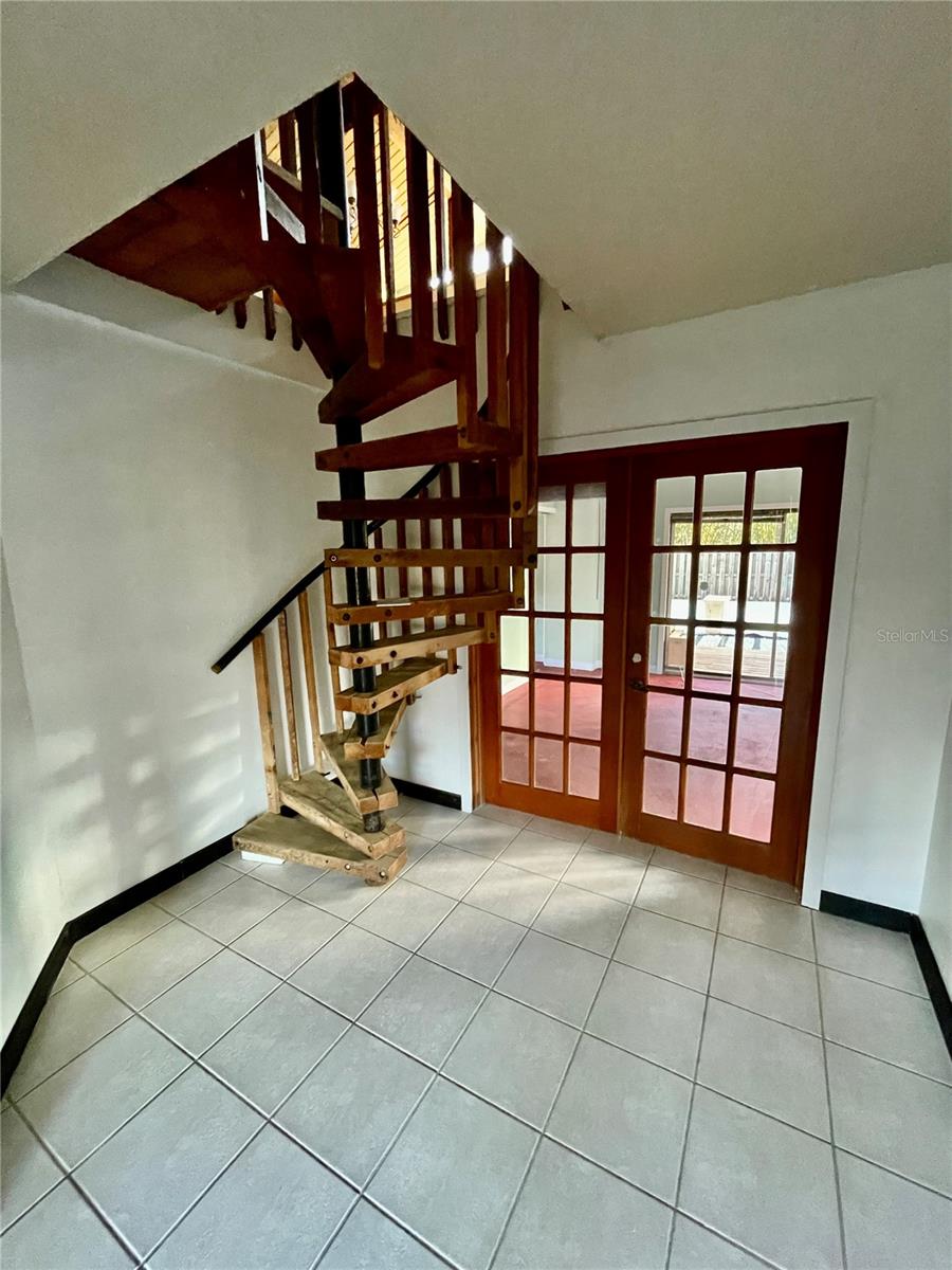 Image 3 of 20 For 1726 Nevada Avenue Ne