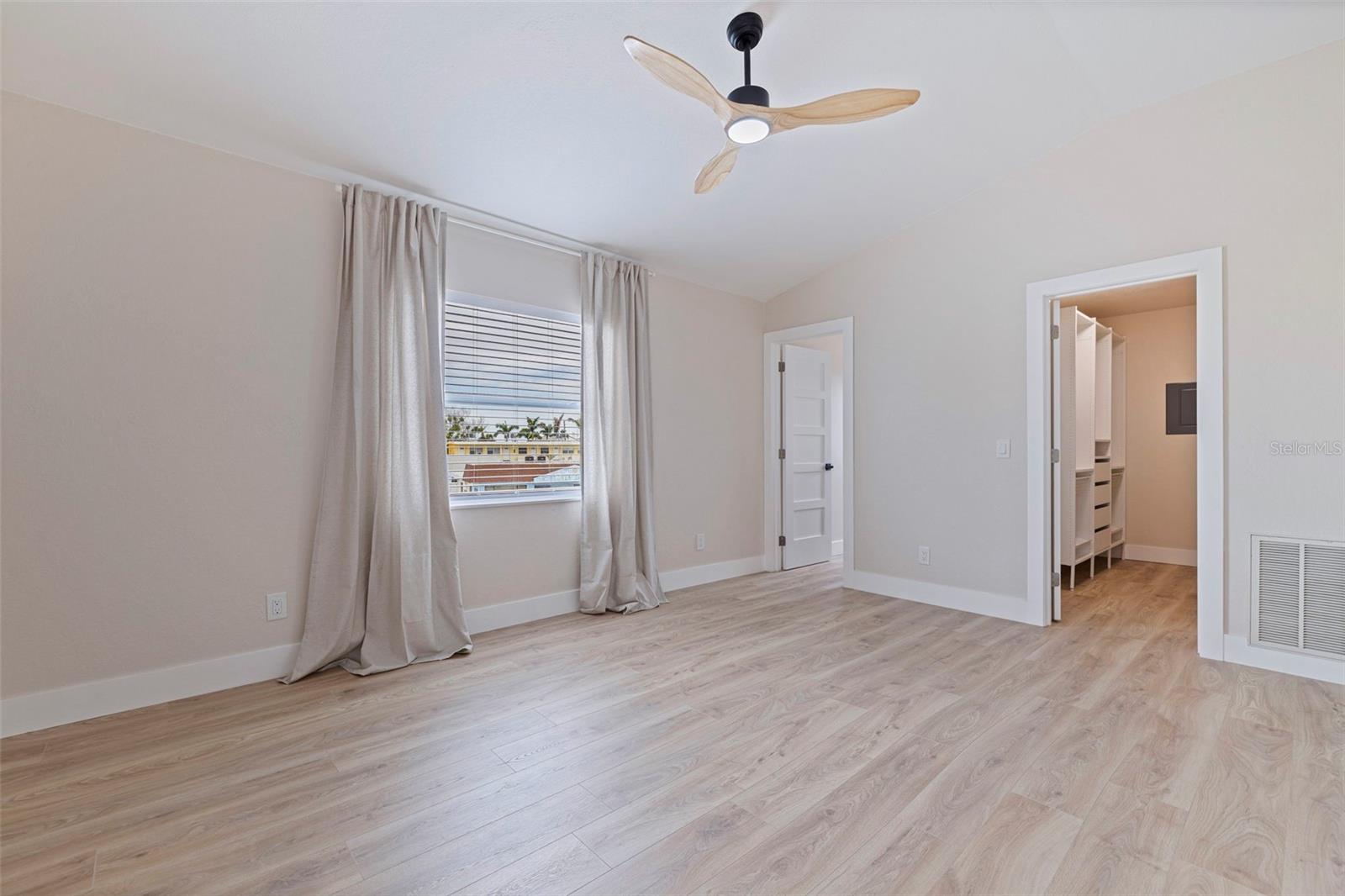 Image 35 of 51 For 113 176th Avenue W