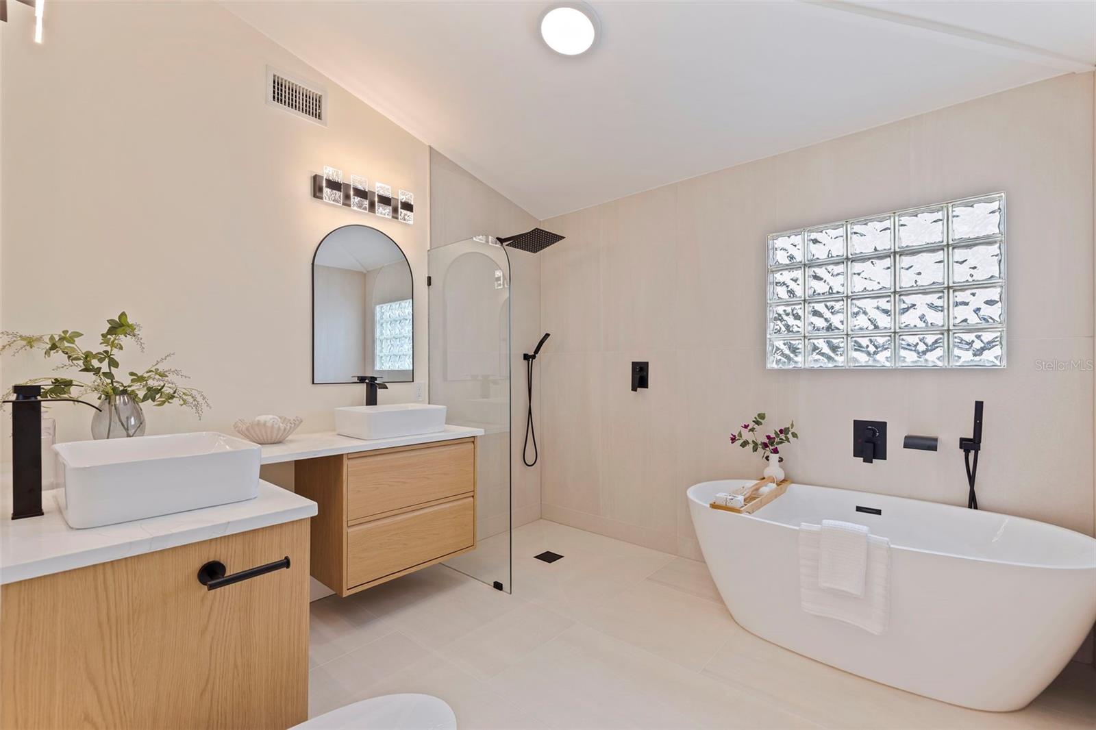 Image 6 of 51 For 113 176th Avenue W